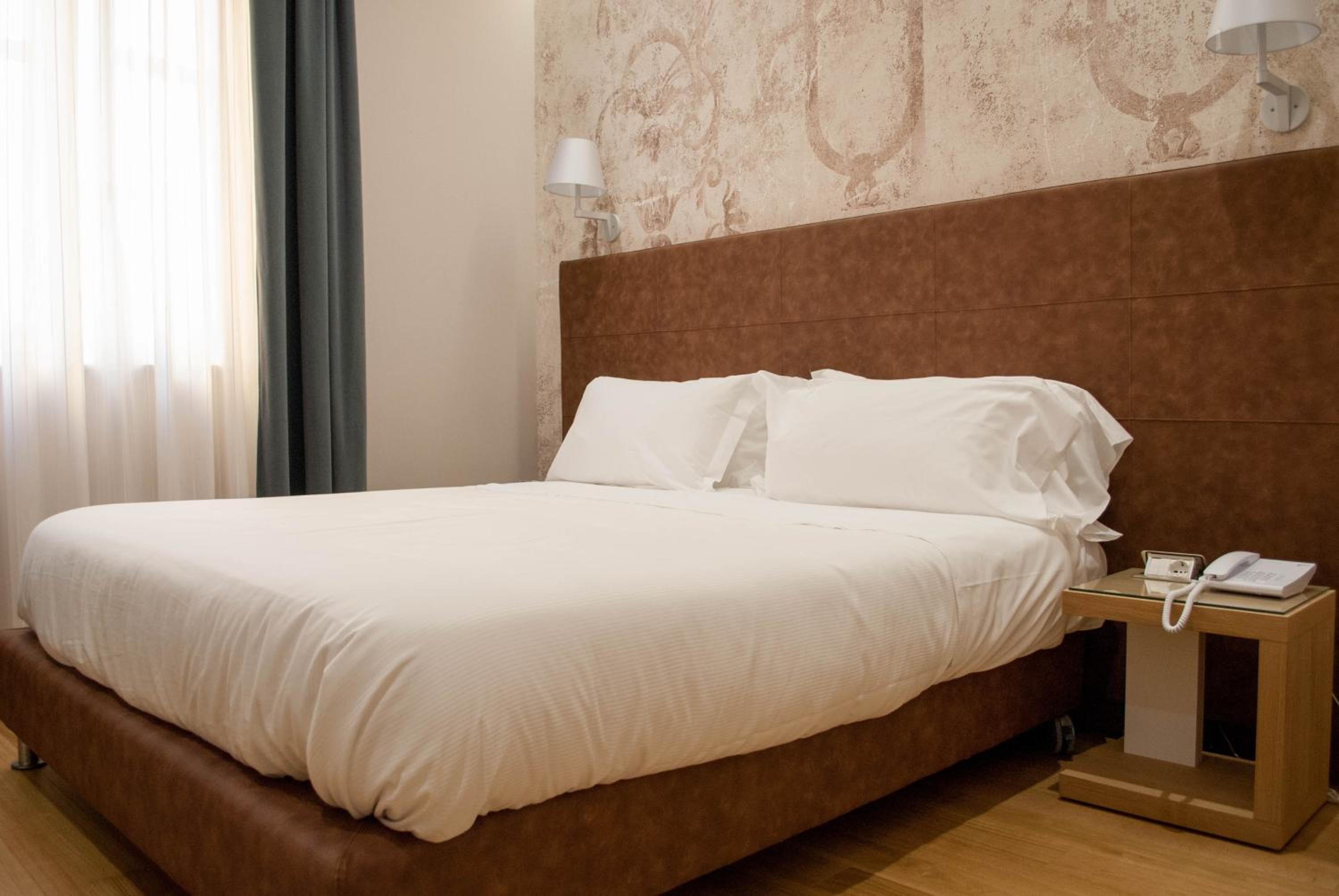 Executive King Room - Photo 5