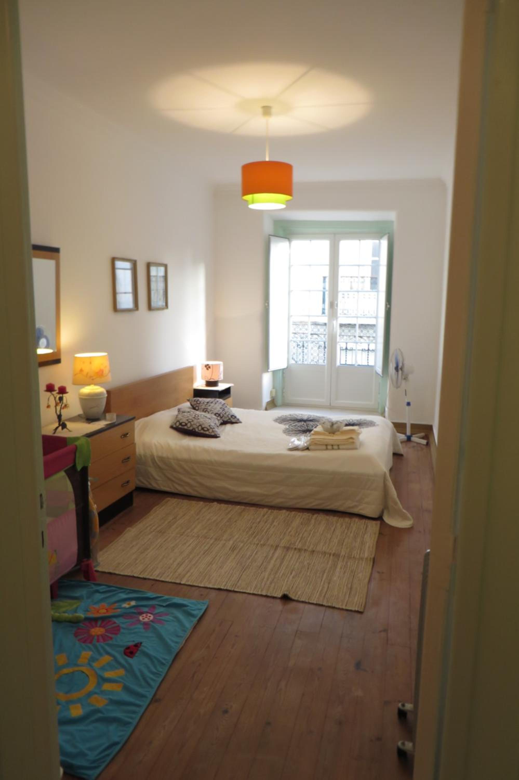 King Room with Shared Bathroom photo 1