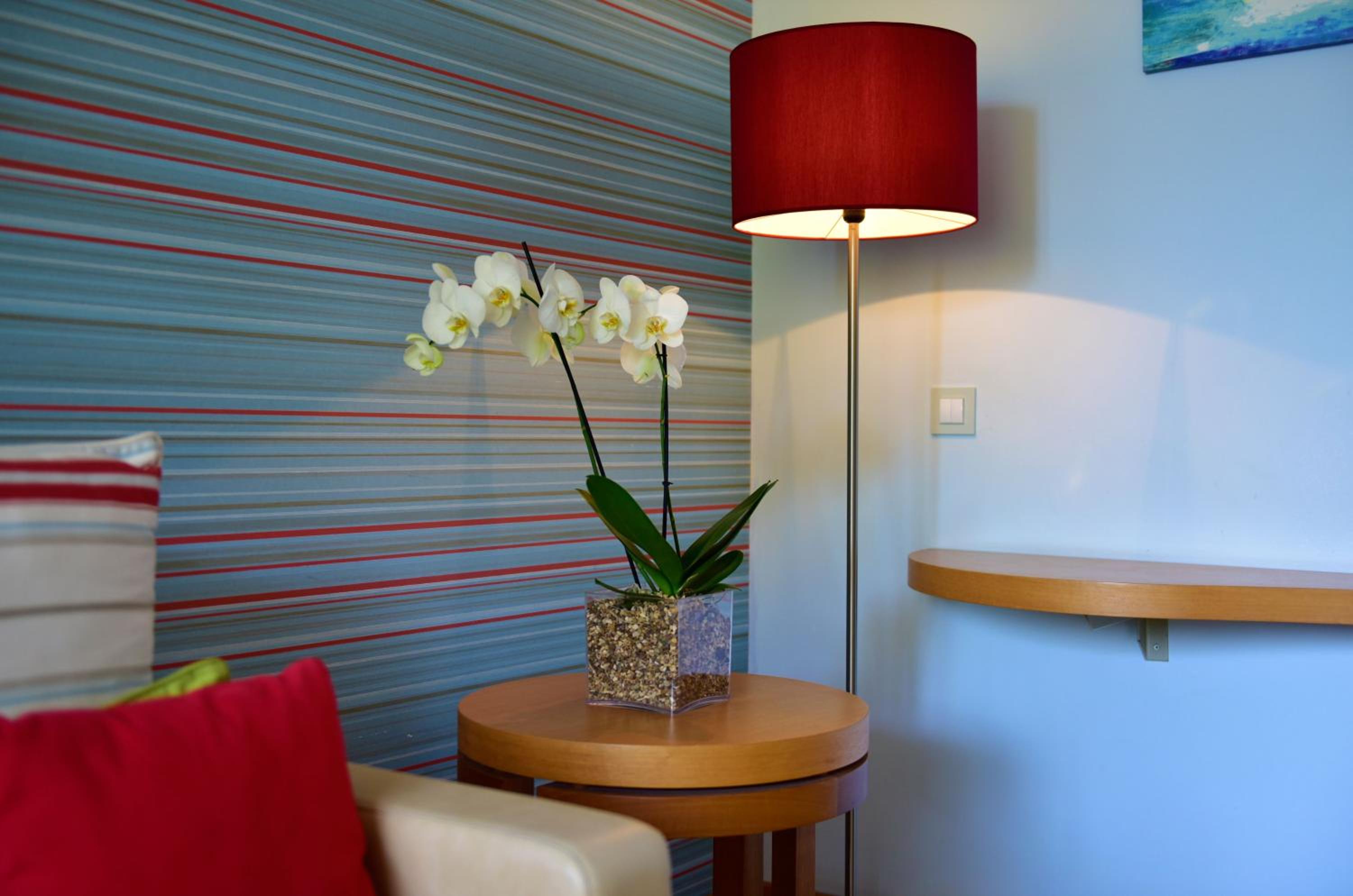 Suite with Garden View - Photo 4