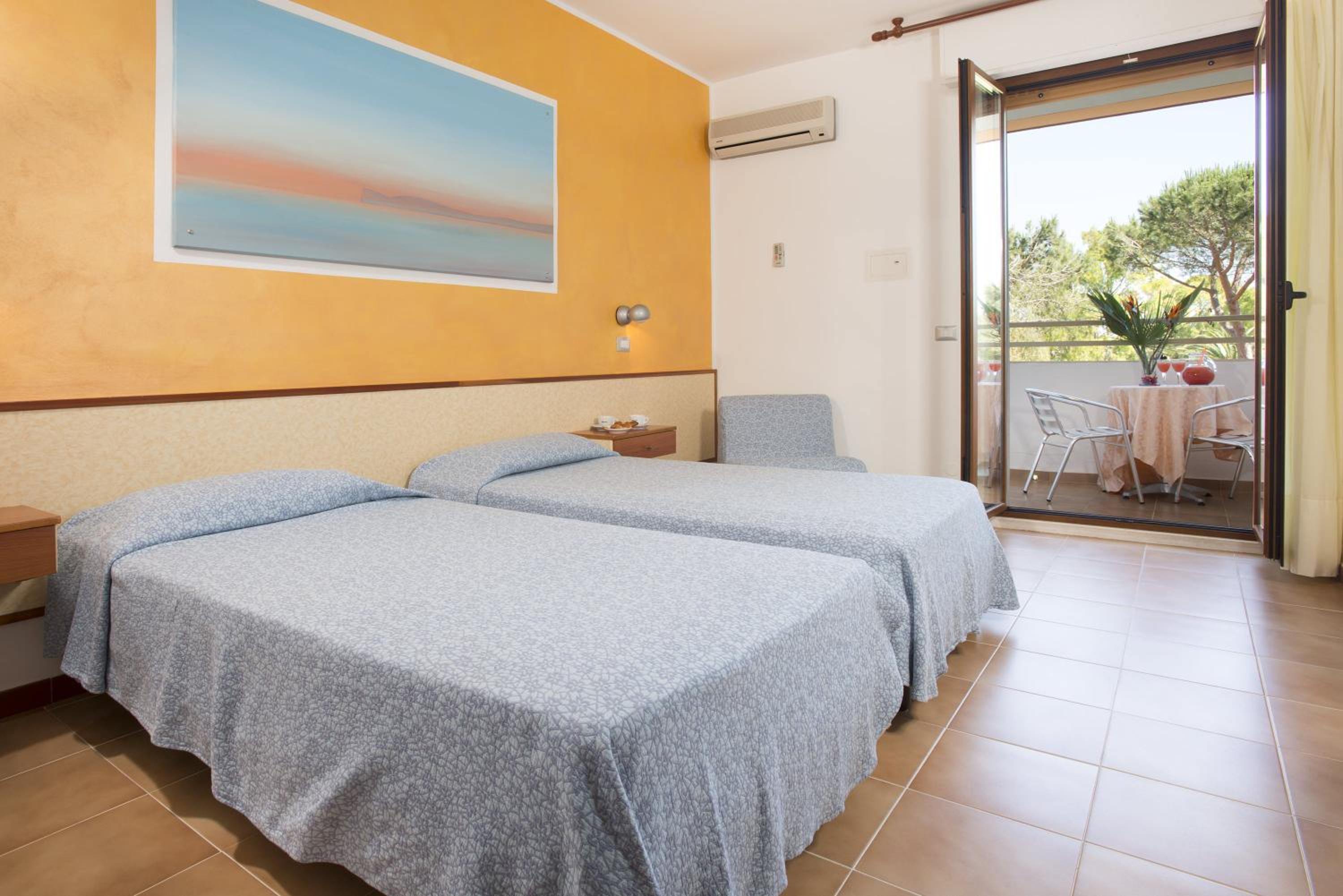 Double or Twin Room - Photo 8