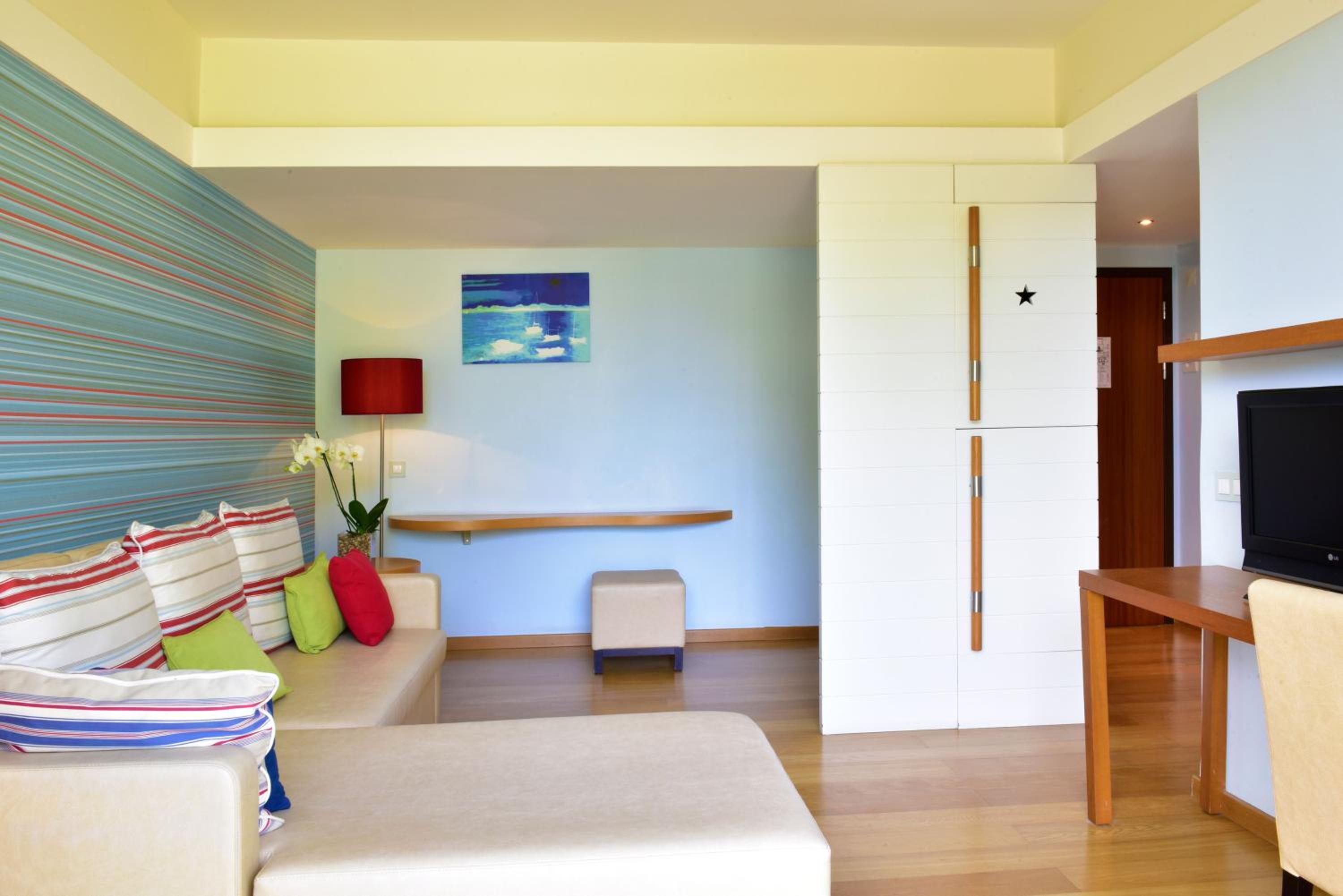 Suite with Garden View - Photo 7