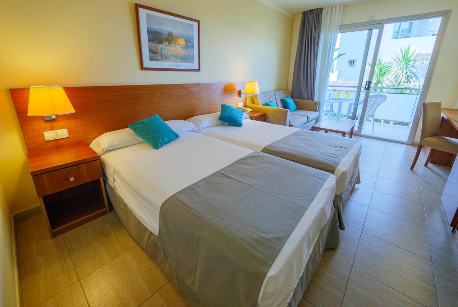 Habitación Estándar con Dos Camas Individuales