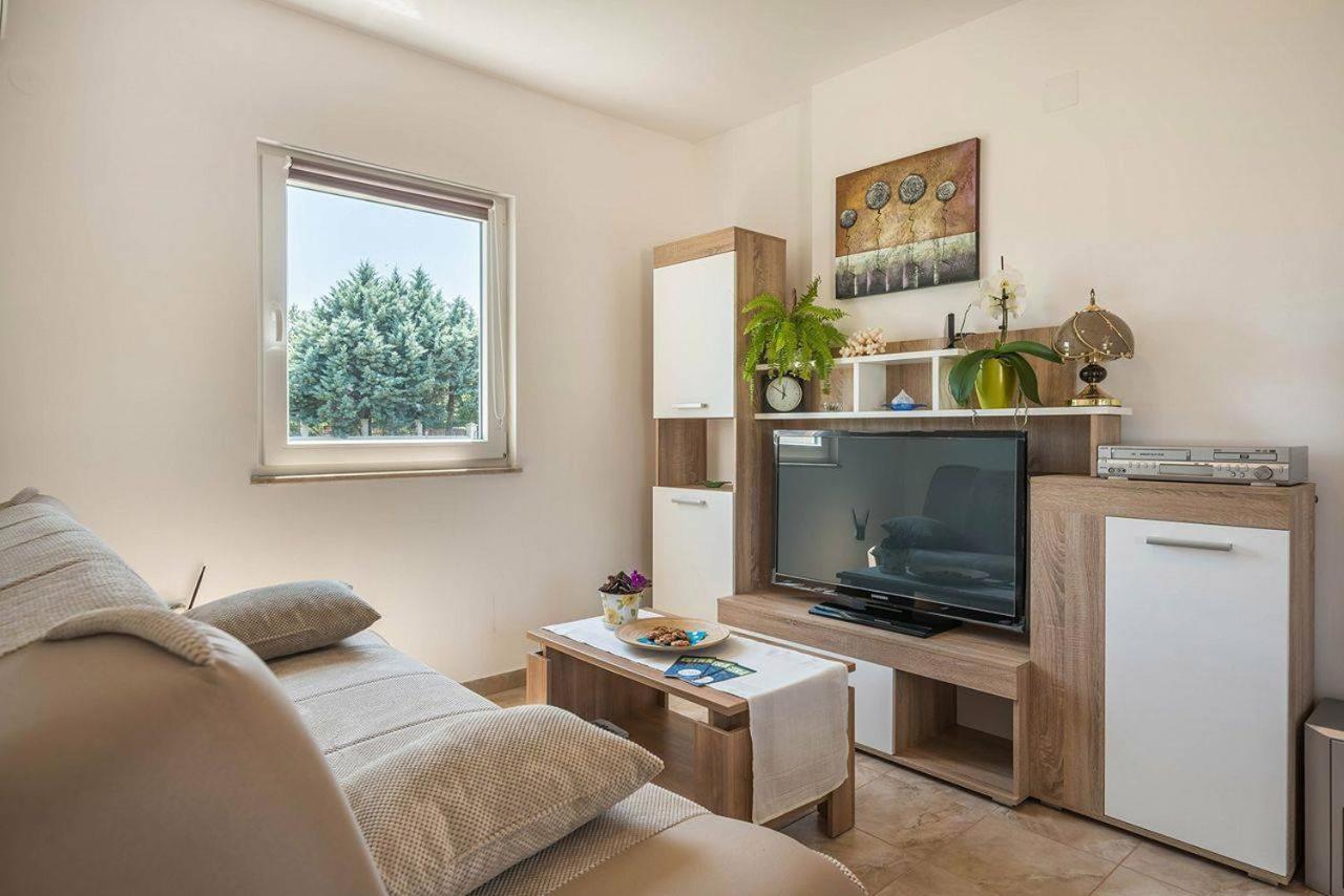 Apartment photo 2