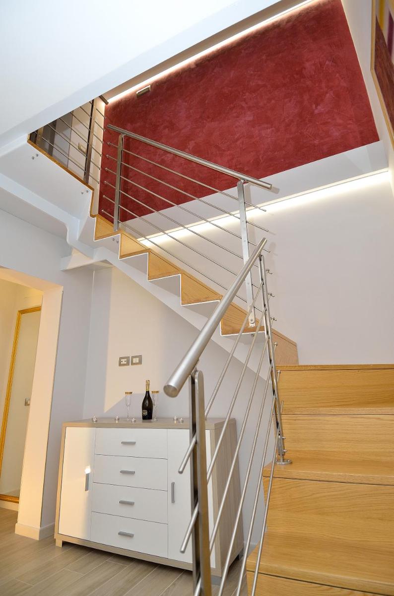 Apartment - Split Level photo 2