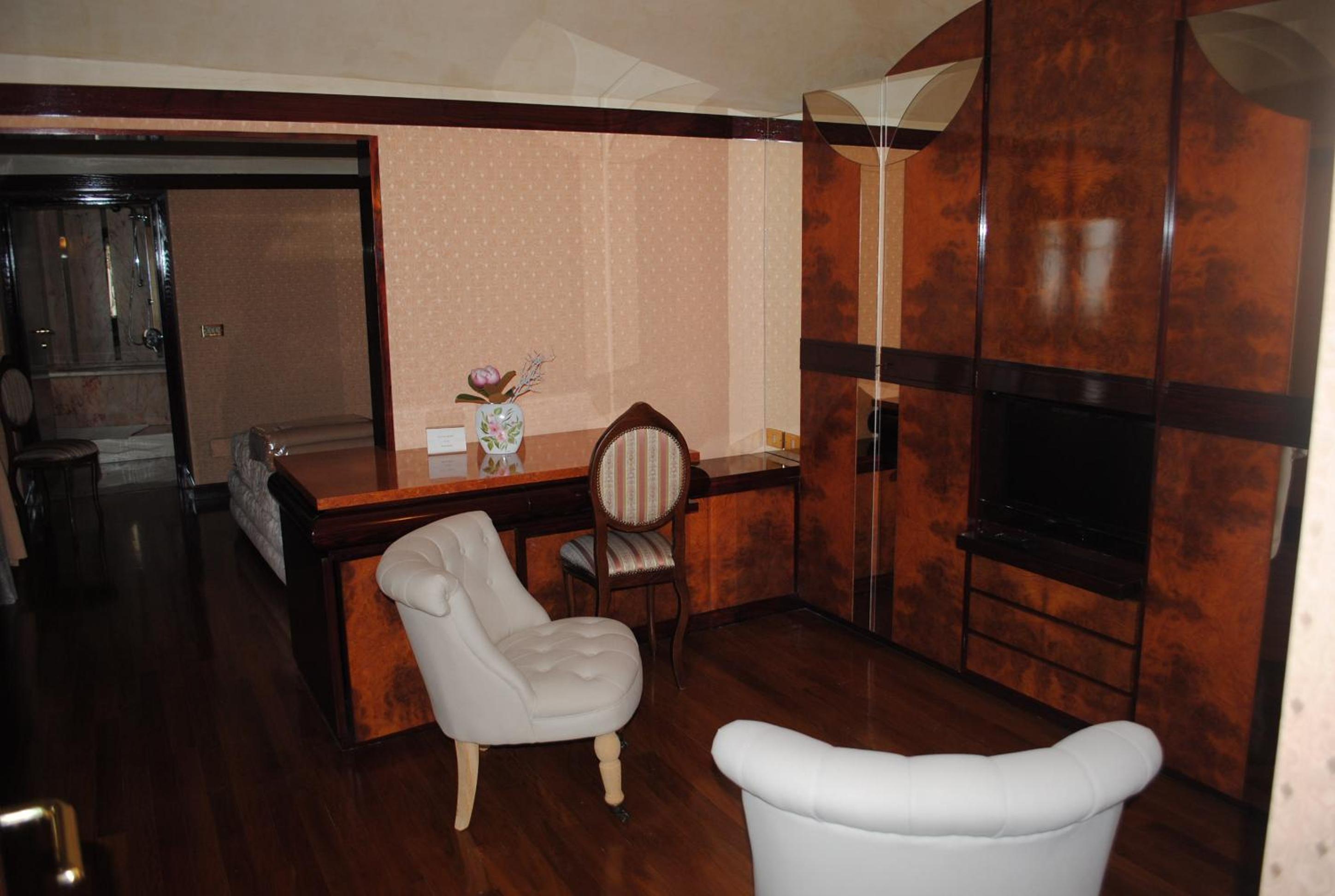 Superior King Room
