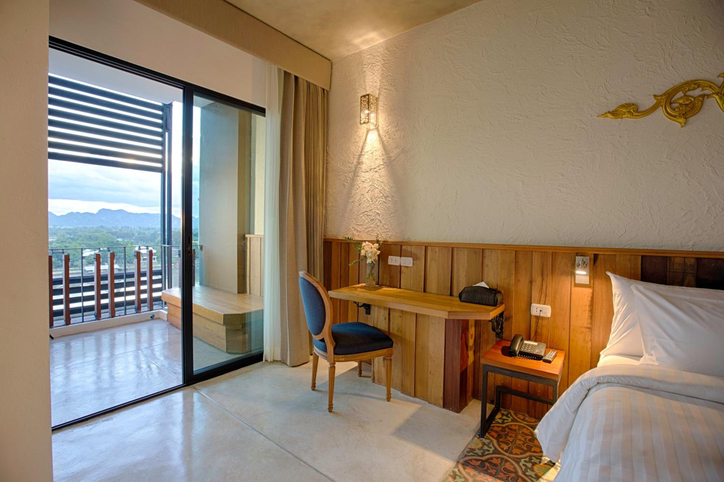 Deluxe Double or Twin Room with River View photo 2
