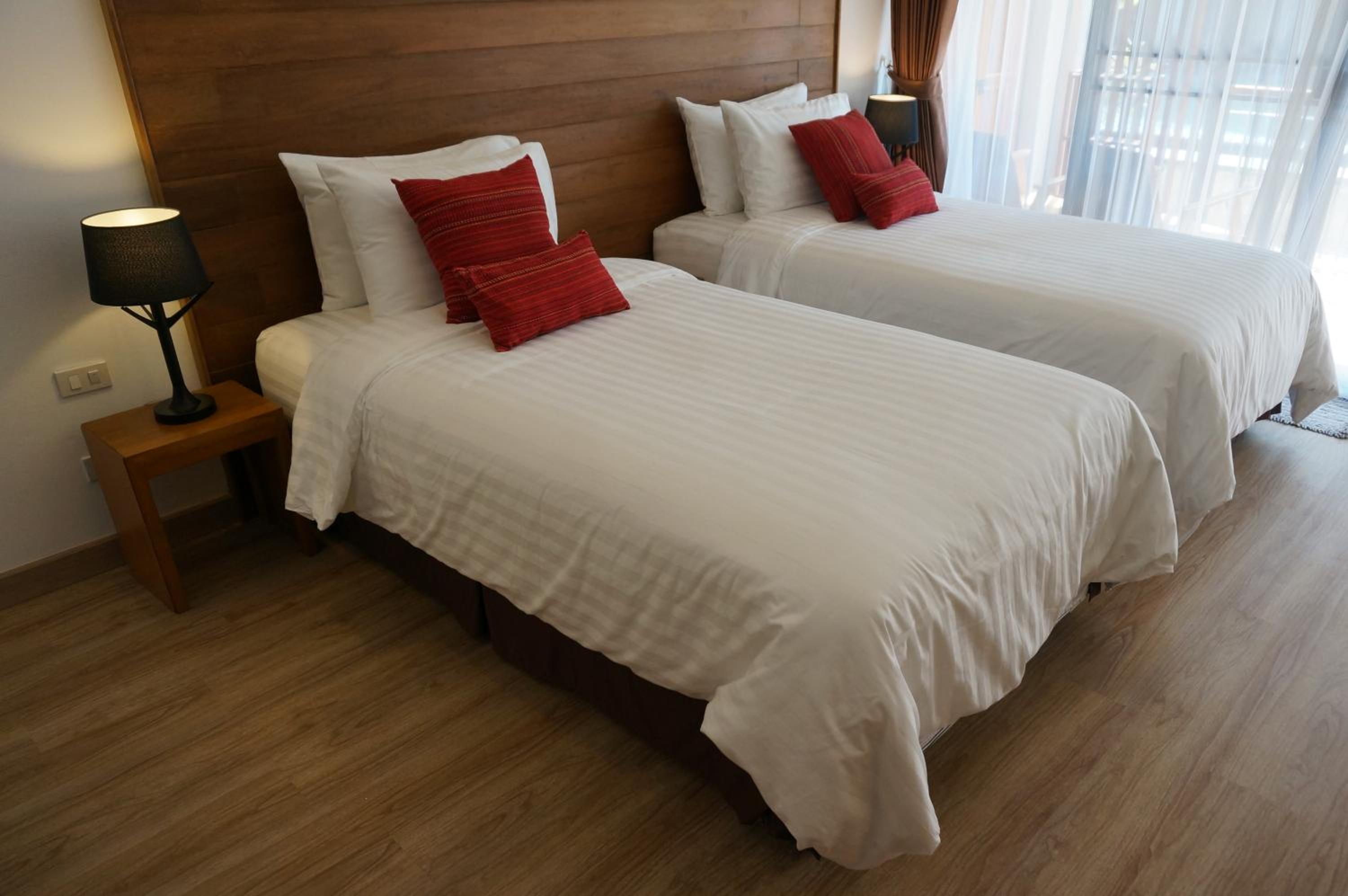 Twin Room with Balcony - Photo 12