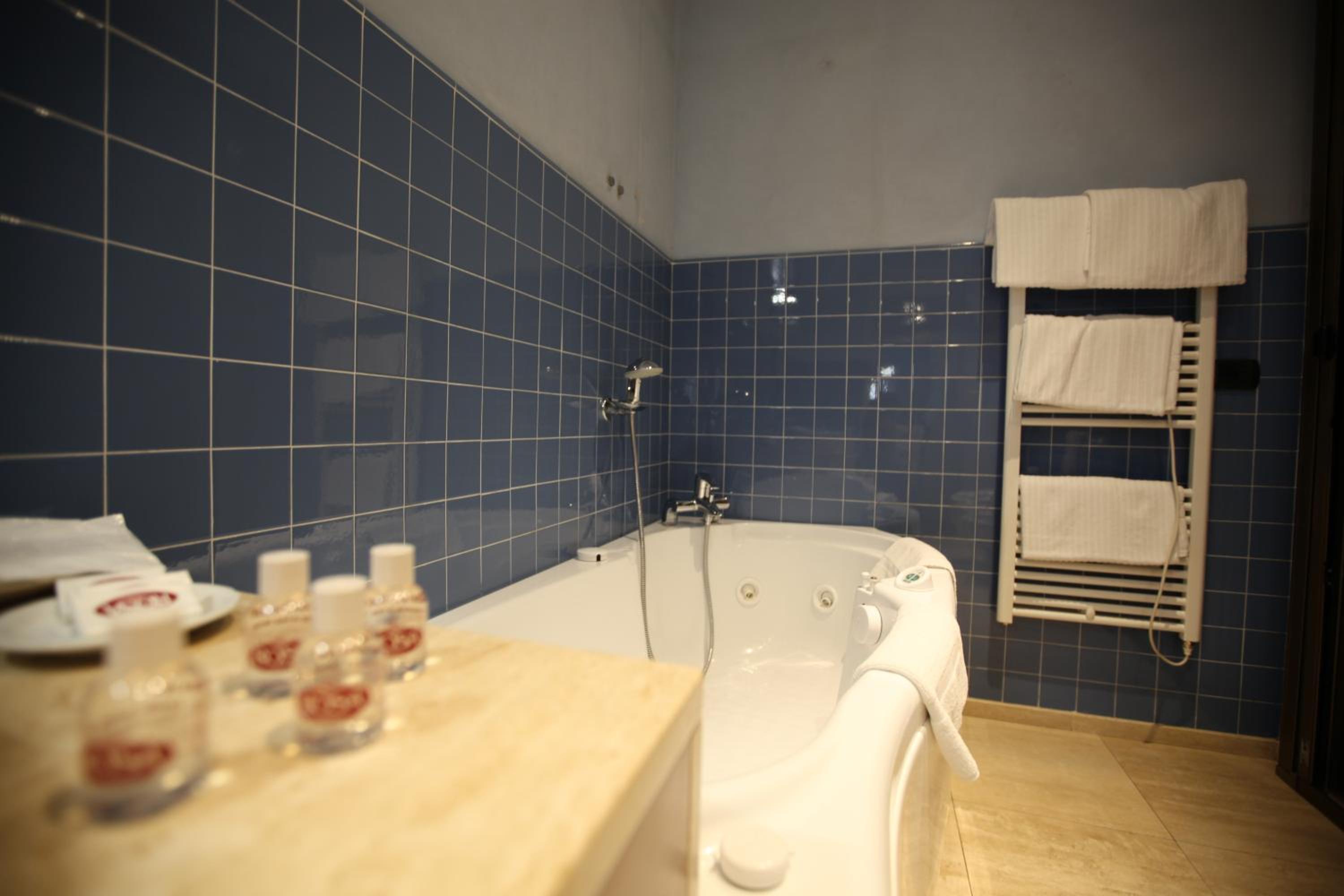 Family Room with Bath - Photo 5