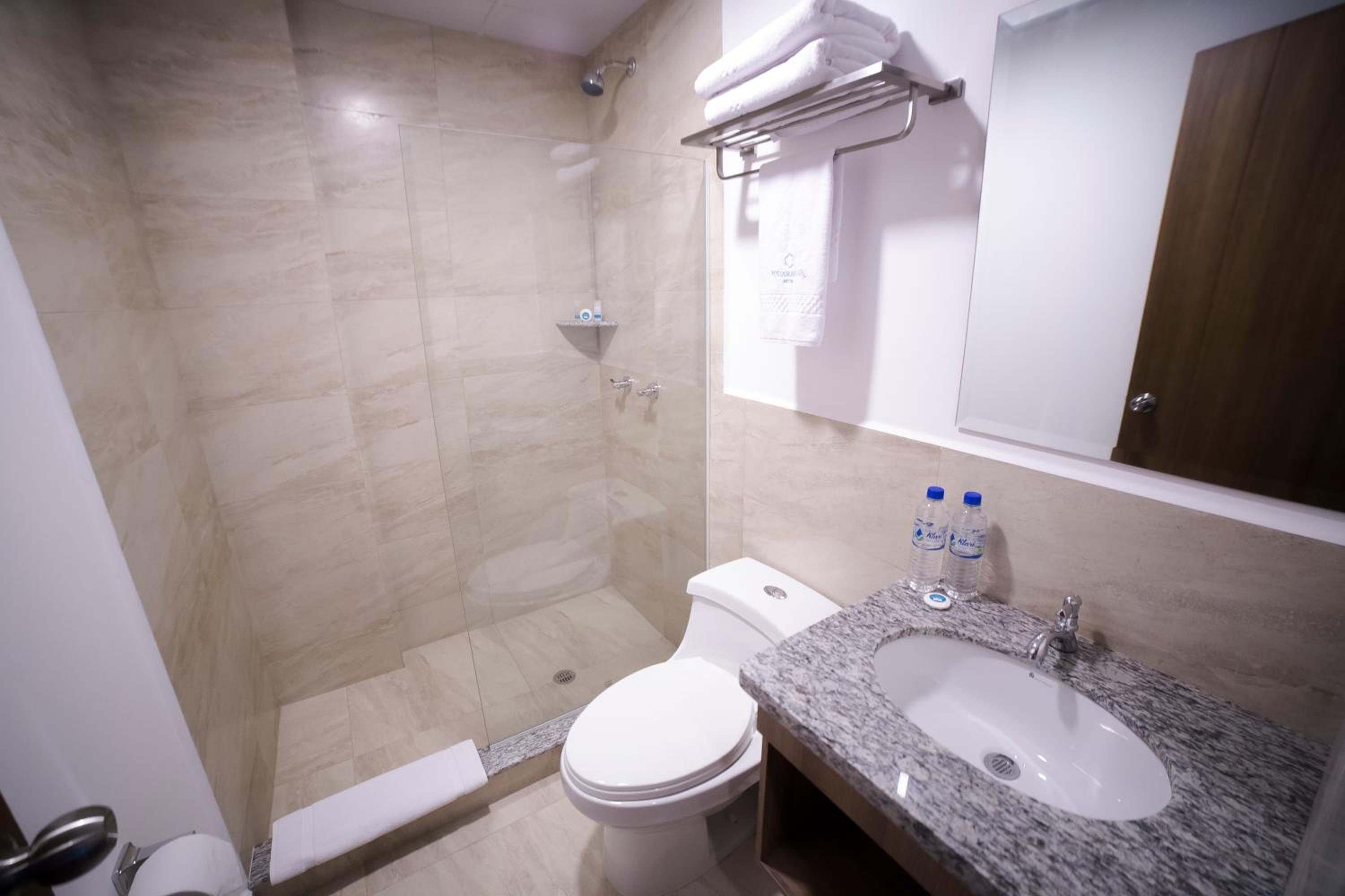 Basic Triple Room photo 2