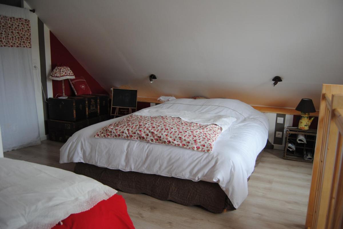 Double Room with Garden View - Photo 3