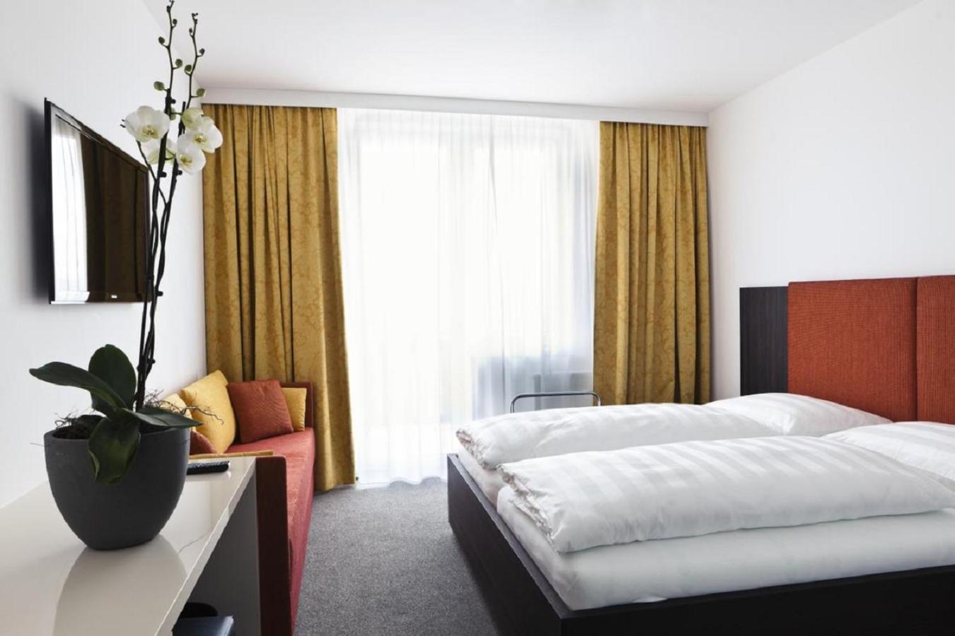 Double Room with Balcony - Annex photo 1