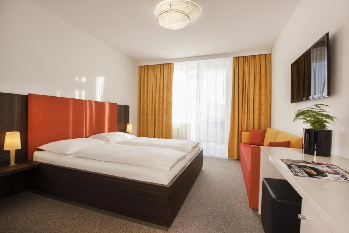 Double Room with Balcony - Annex photo 2
