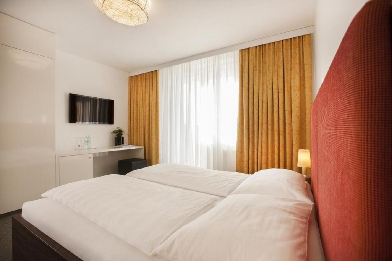 Double Room with Balcony - Annex photo 3