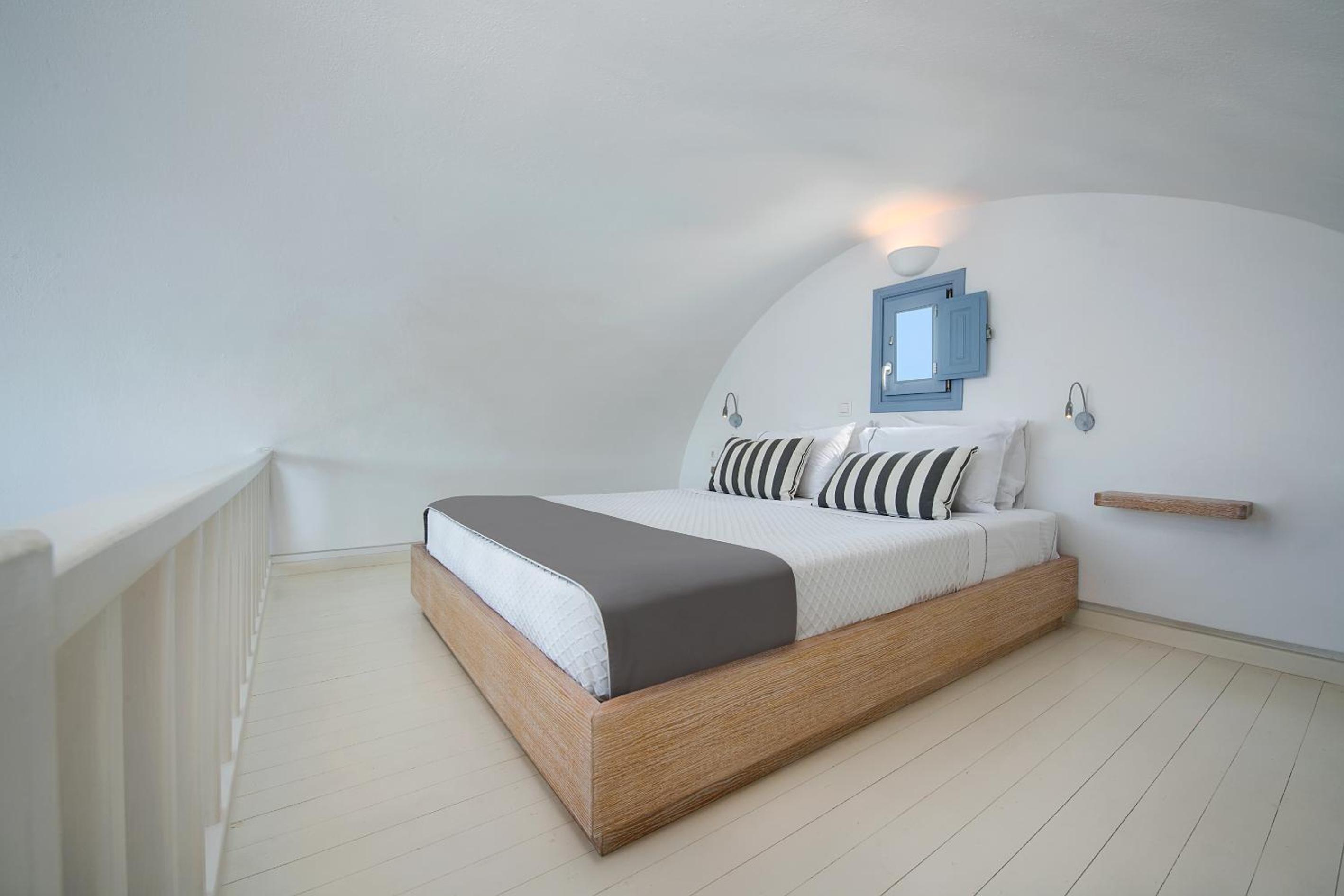 Executive Suite with Panoramic Caldera View - Photo 8