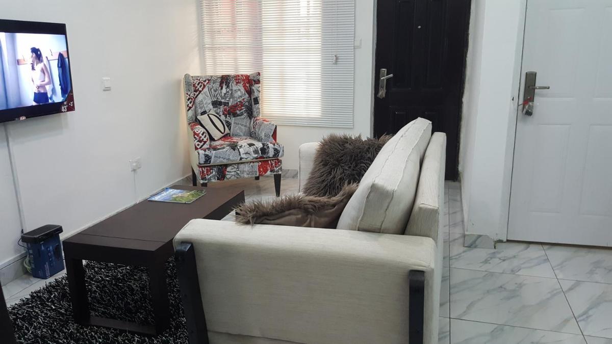 Studio Apartment photo 3