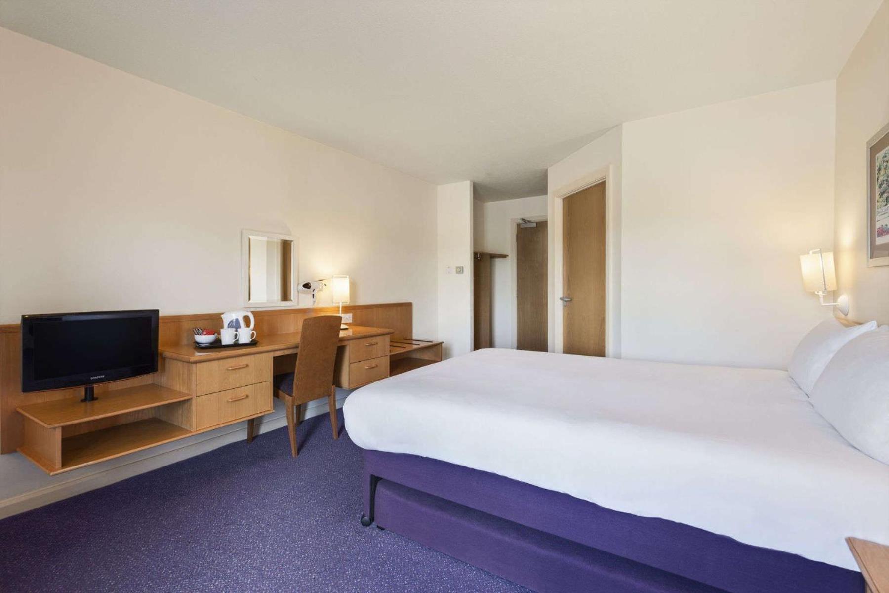 Double Room with Sofa Bed and Pull-out Bed	 - Photo 1