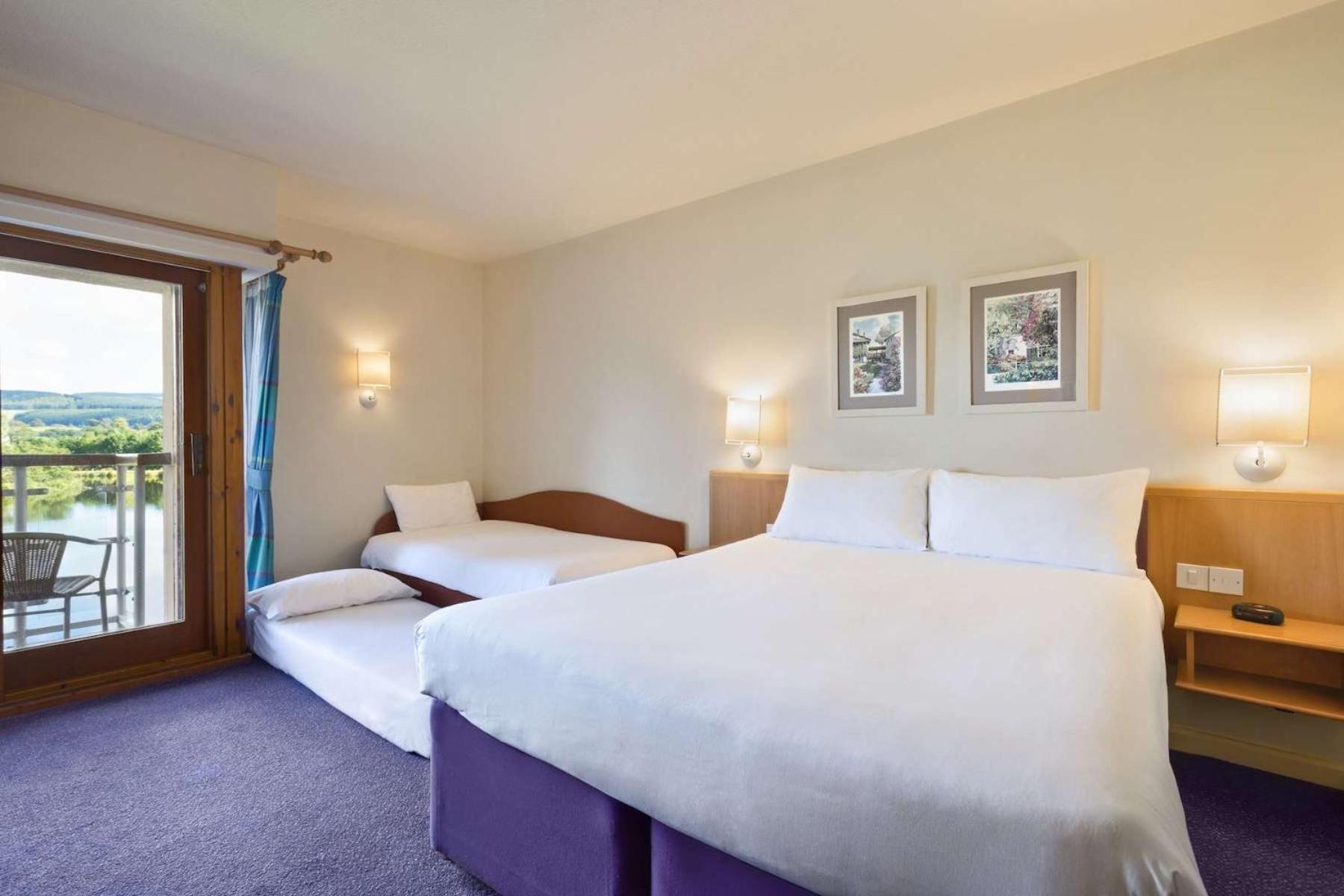 Double Room with Sofa Bed, Lake View - Photo 1