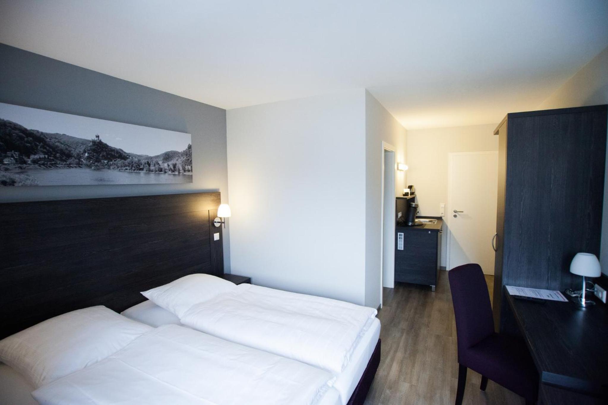 Twin Room with Mountain View