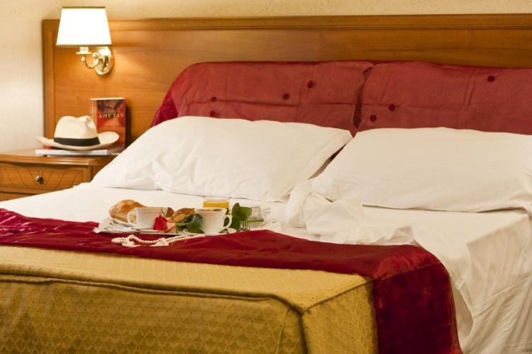 Double or Twin Room with Garden View photo 3