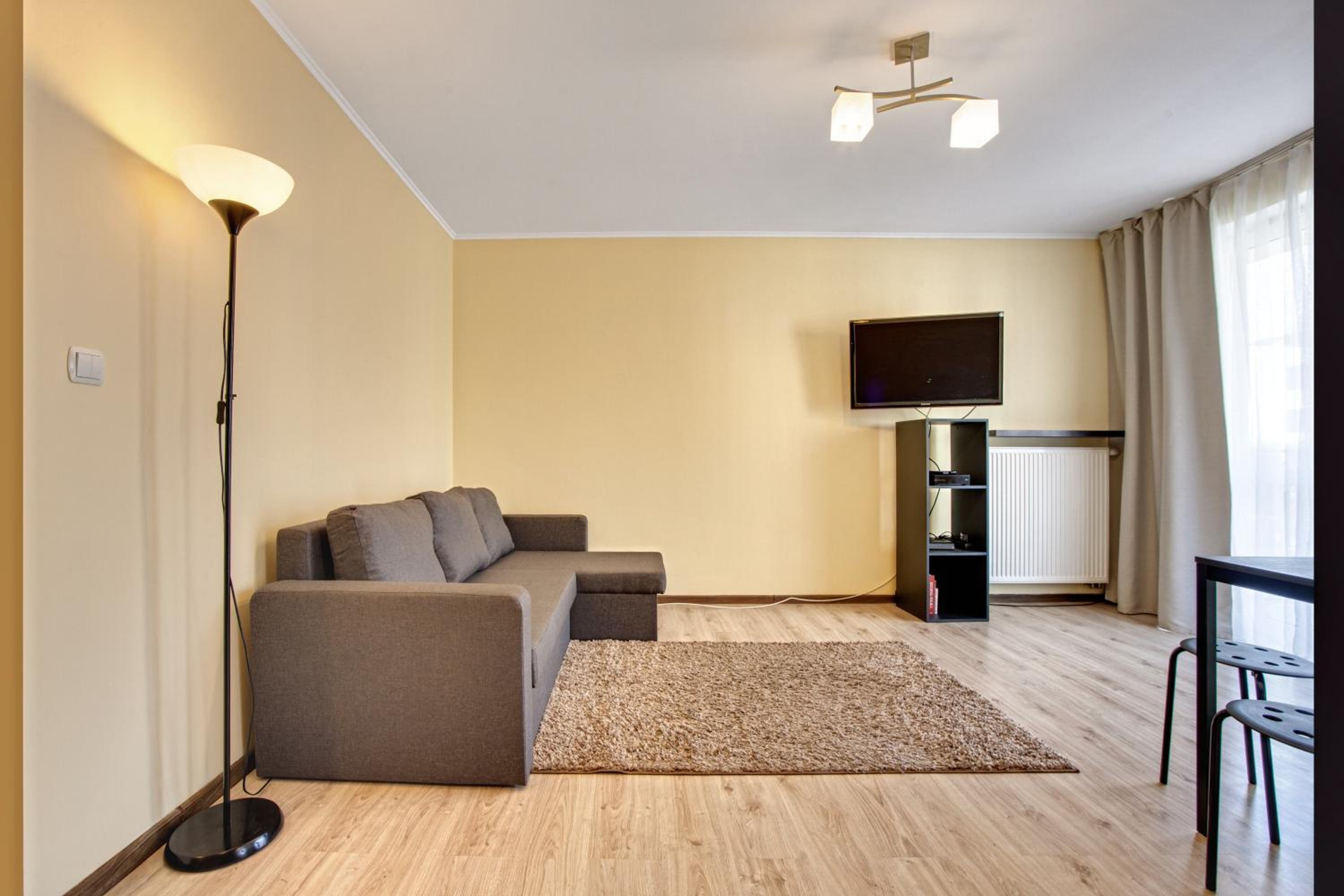 One-Bedroom Apartment - Photo 12