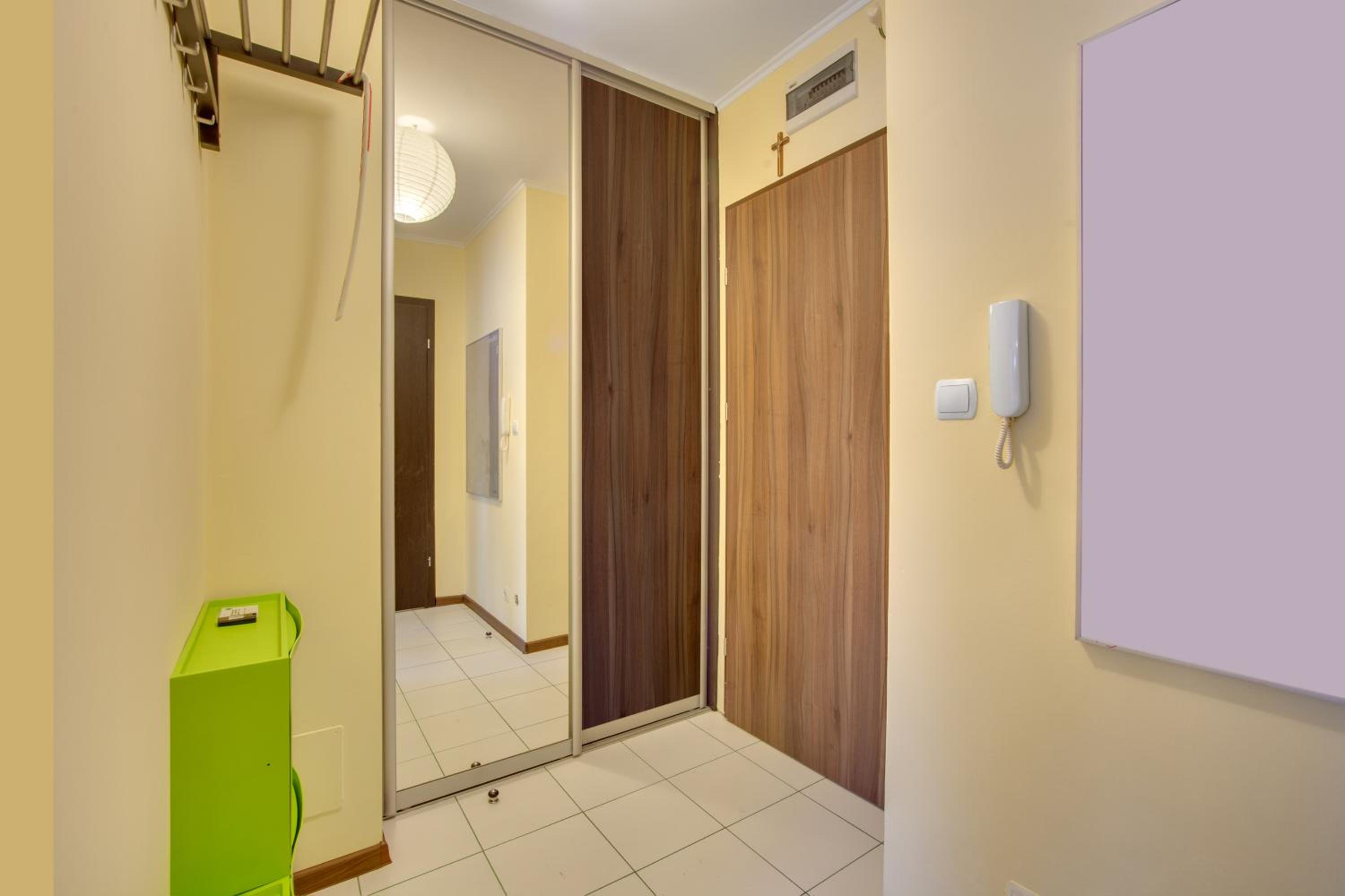 One-Bedroom Apartment - Photo 9