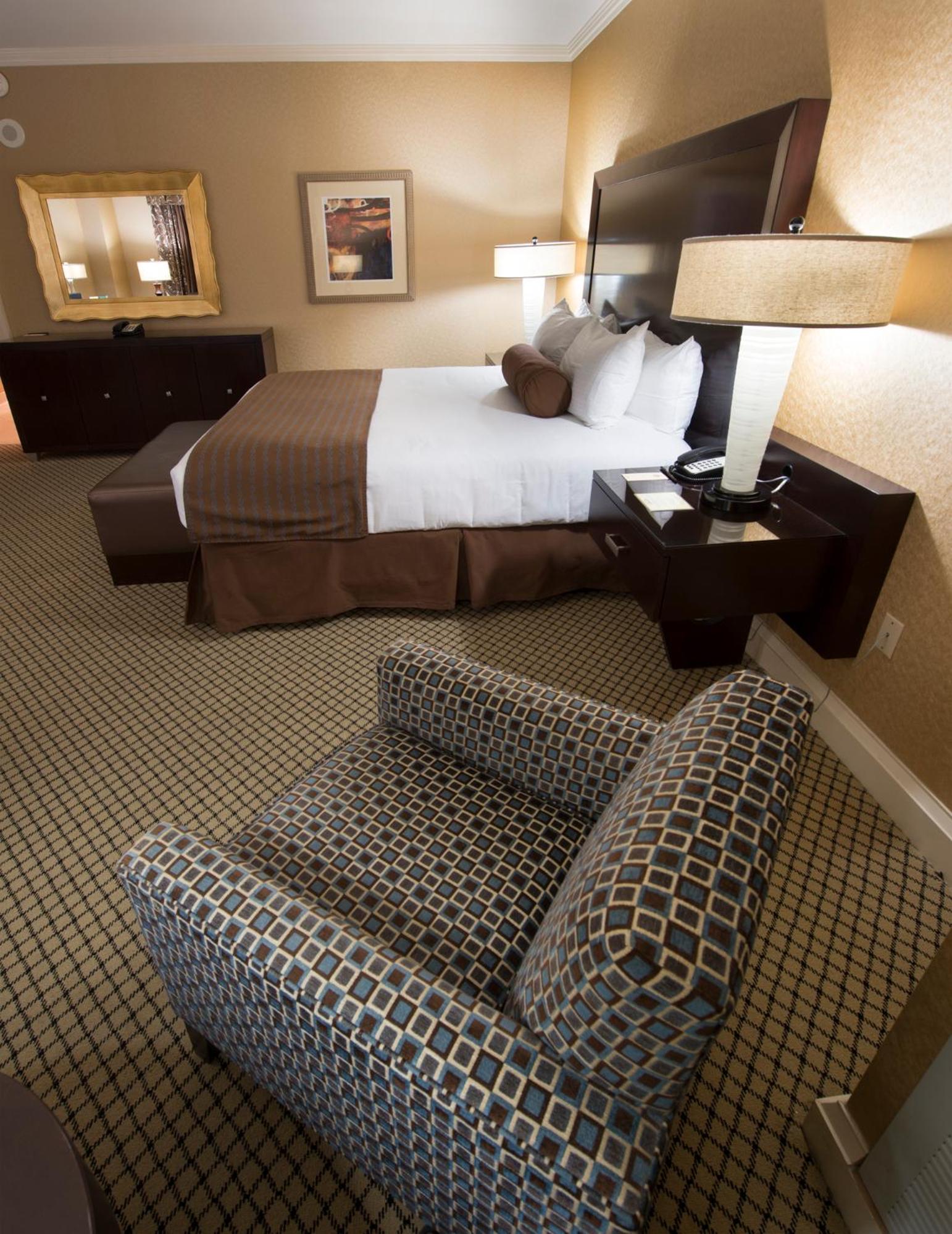 Deluxe King Room photo 2