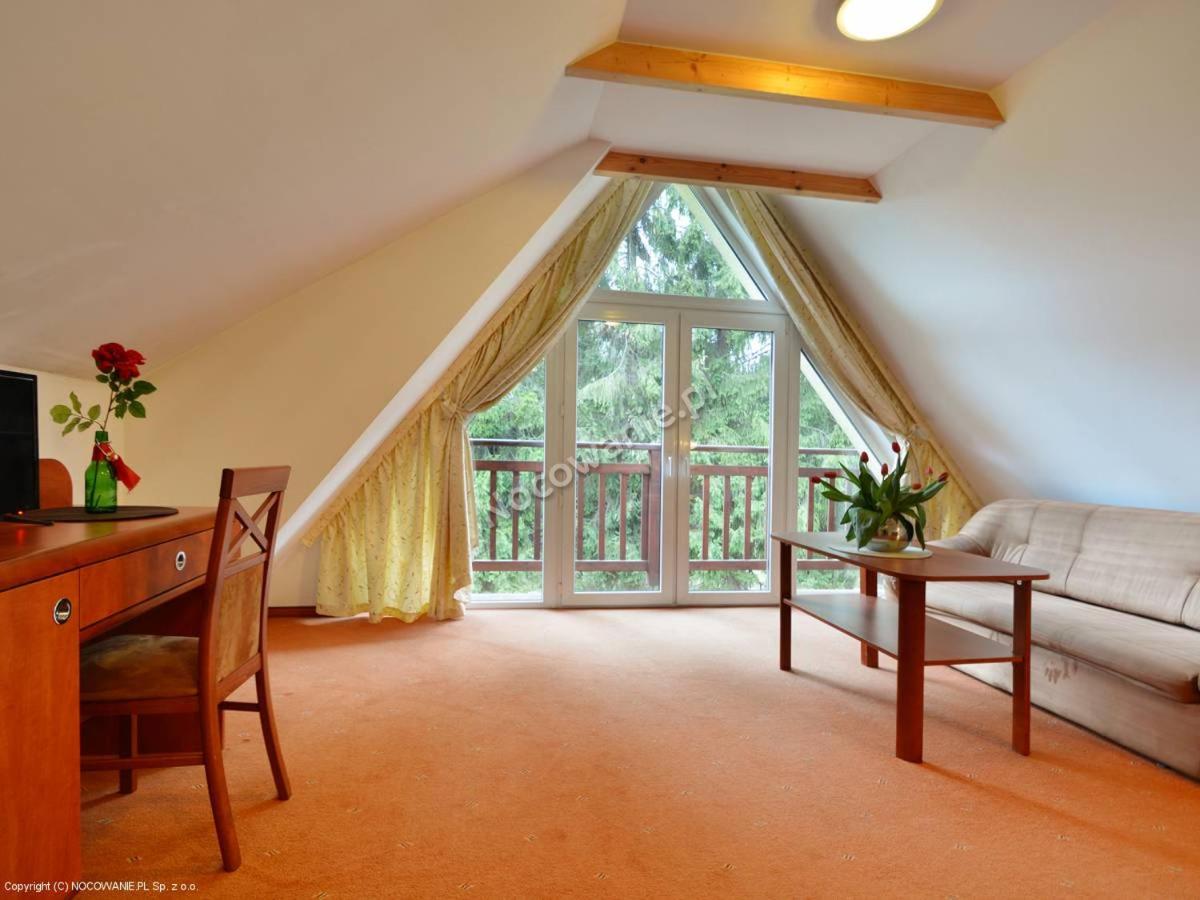 Two-Bedroom Apartment with Kitchenette and Balcony (4 Adults)  photo 3