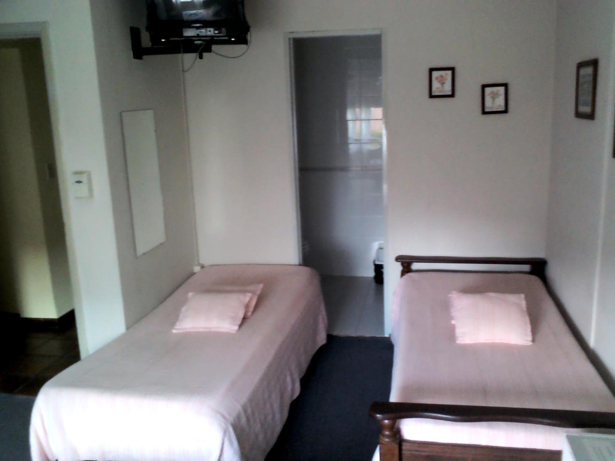 Basic Triple Room photo 2