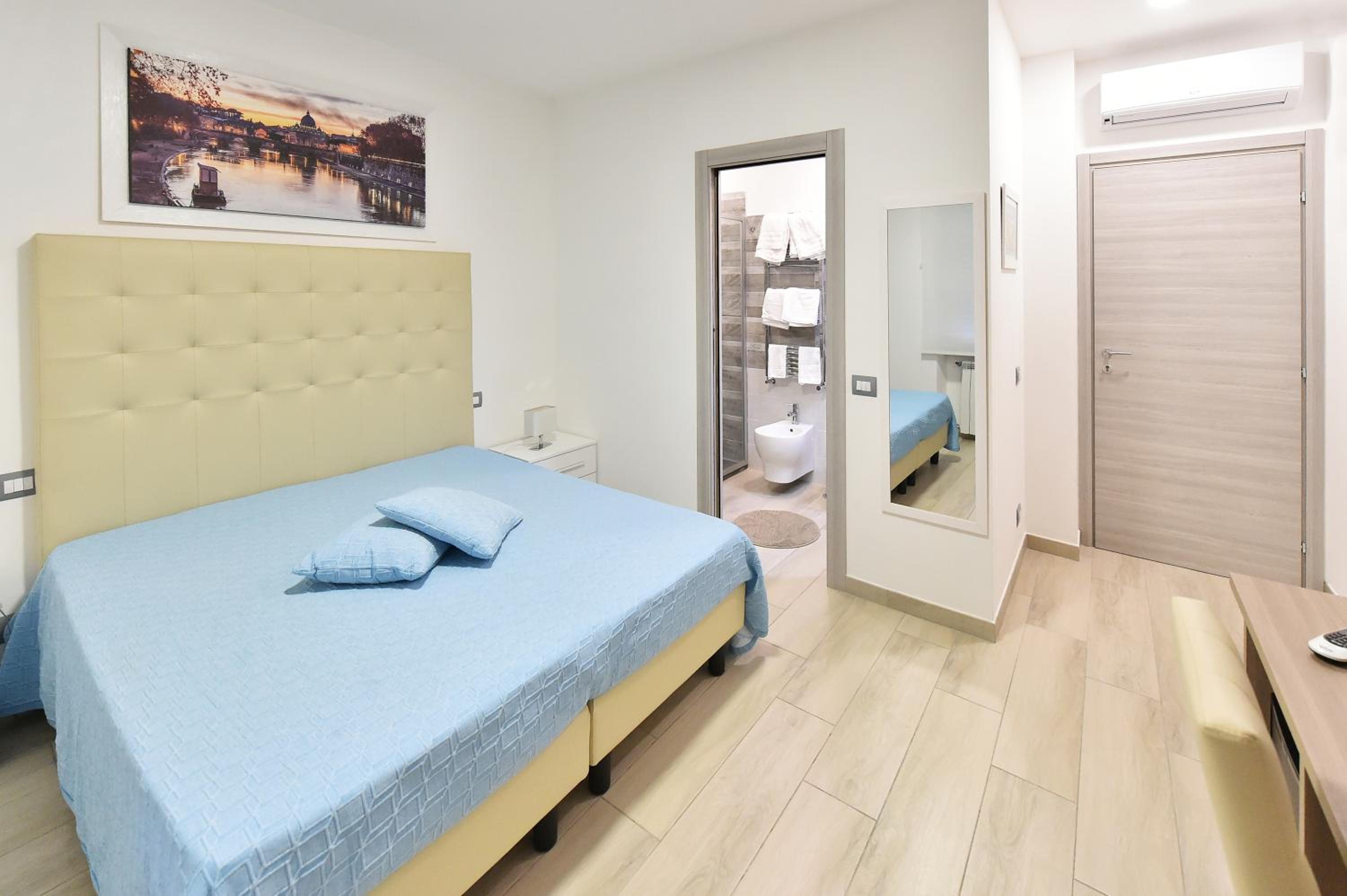 Double or Twin Room with Private Bathroom photo 1