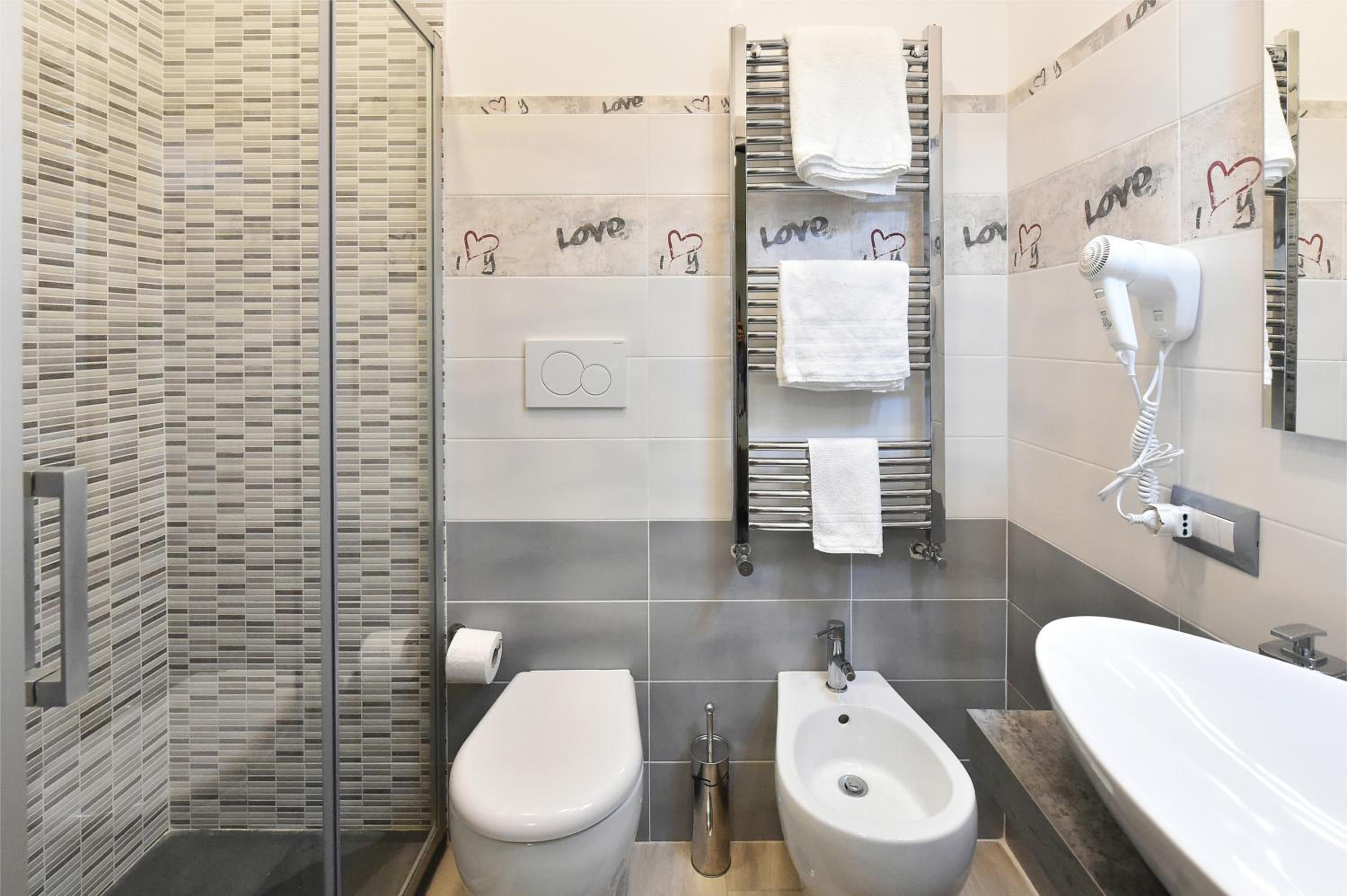 Double Room with Private Bathroom photo 3
