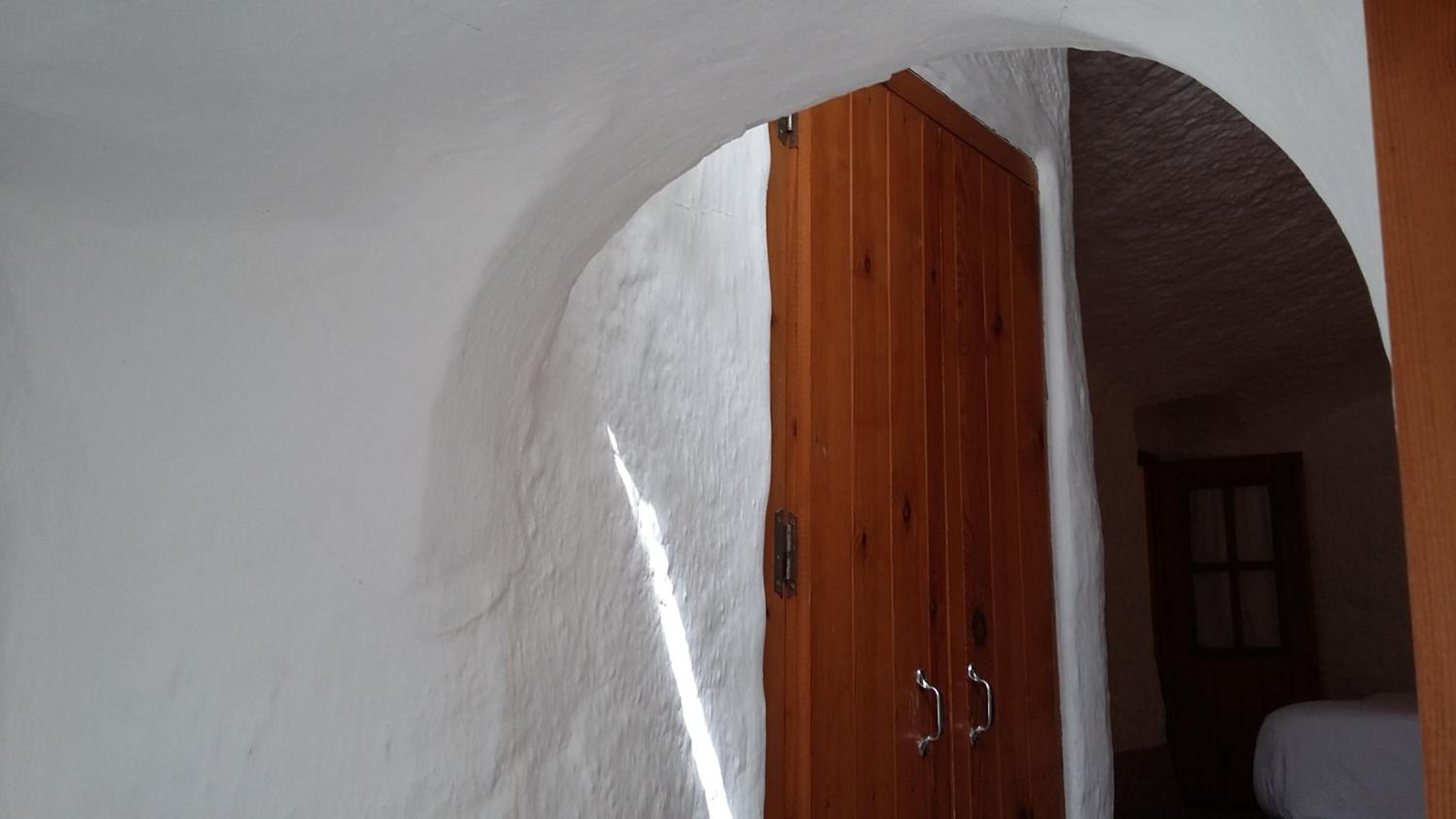 Cave (11 Adults)