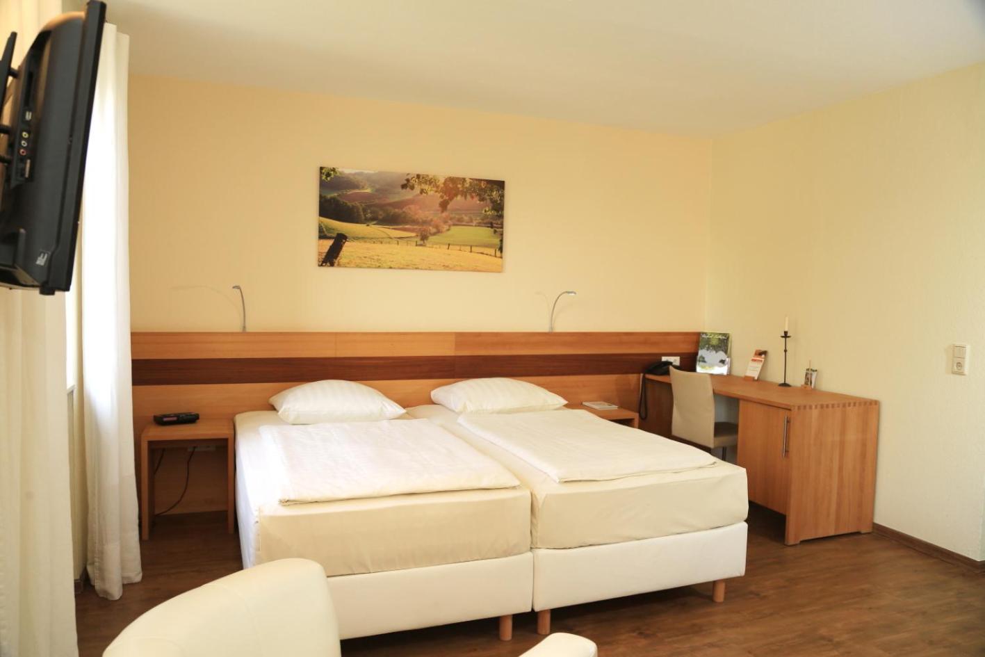 Standard Double or Twin Room photo 3