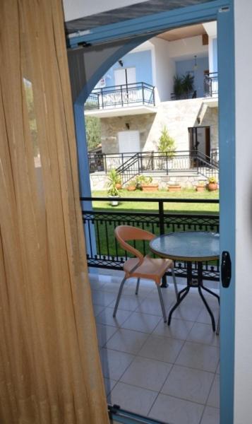 Studio (2 Adults) - Photo 3