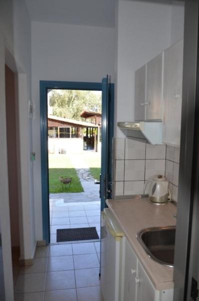 Studio (2 Adults) - Photo 13