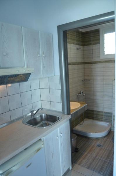 Studio (2 Adults) - Photo 14