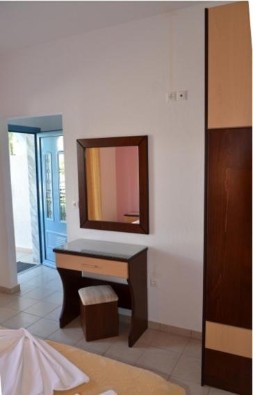 Studio (2 Adults) - Photo 7