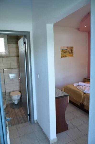 Studio (2 Adults) - Photo 16