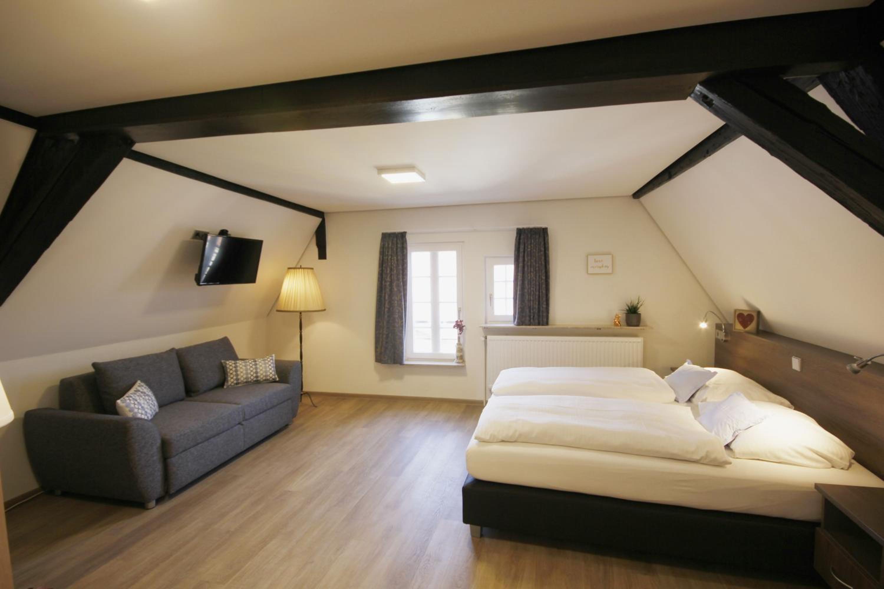 Deluxe Junior Suite - Photo 1