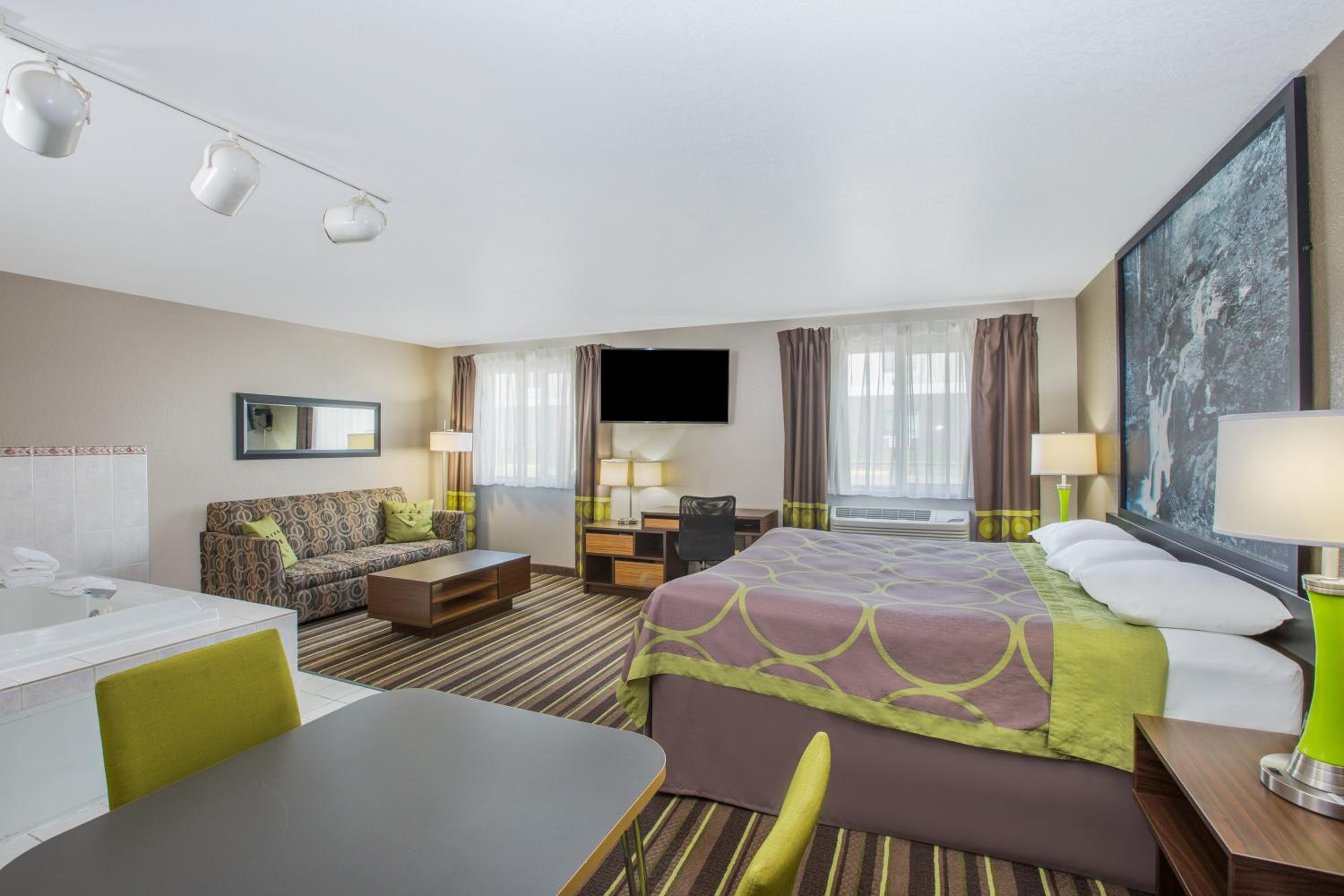 Deluxe King Studio Suite - Non-Smoking - Photo 1