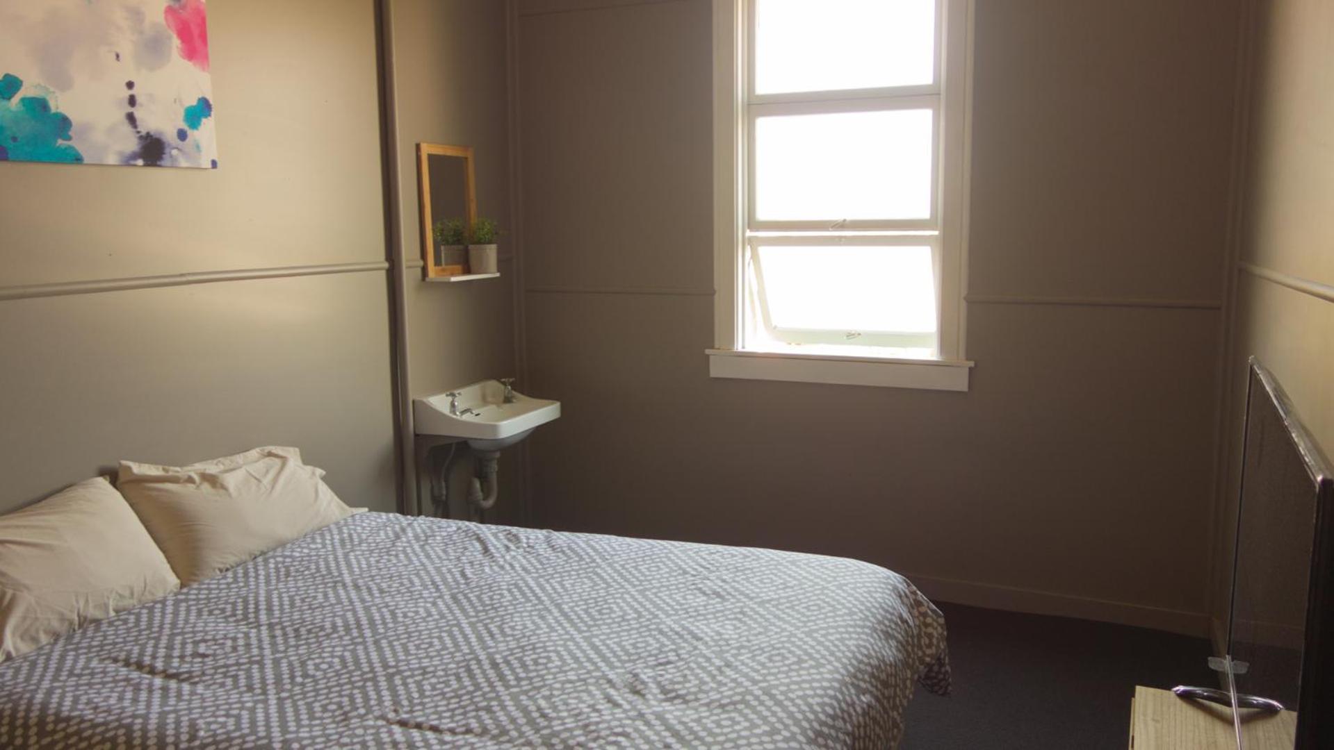 Budget Double Room photo 3