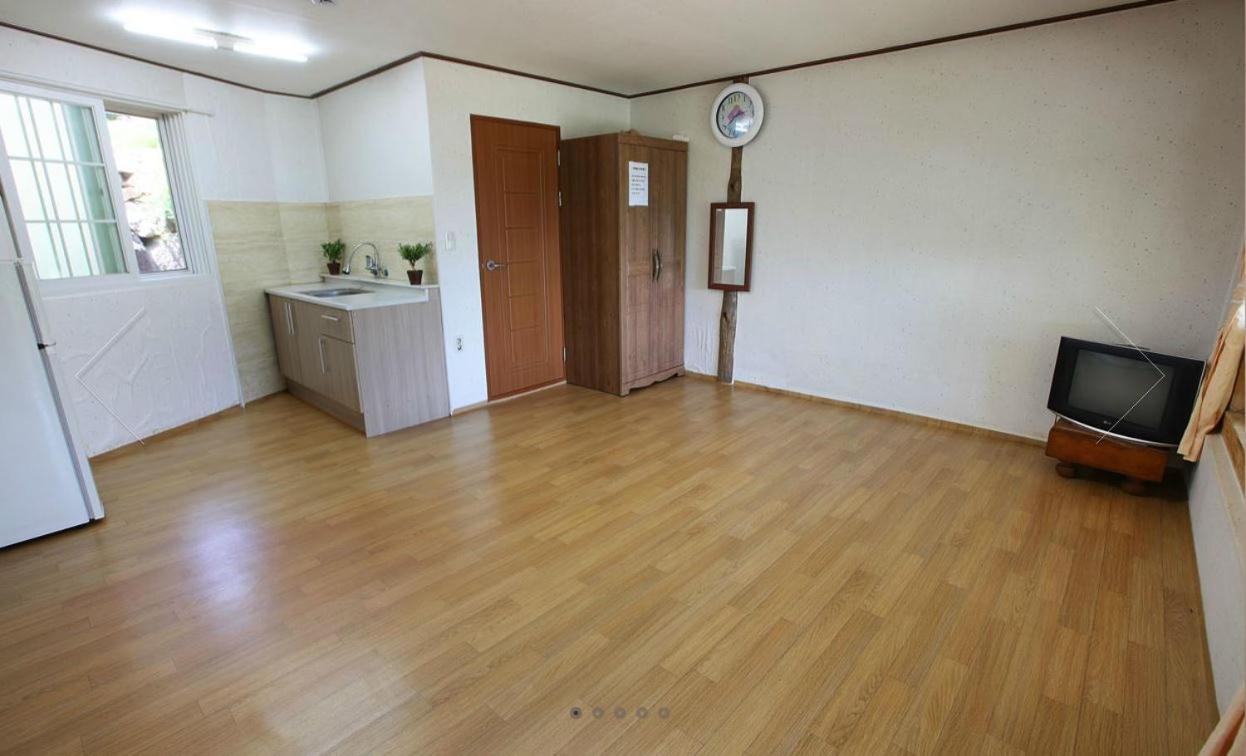 Korean-Style Deluxe Studio photo 3