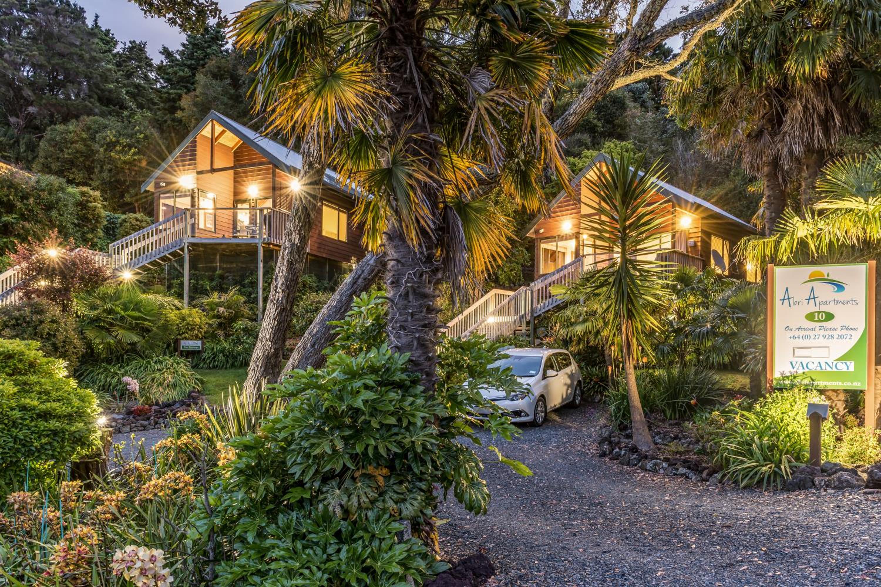 Treetops - Deluxe King Studio with Spa Bath photo 3