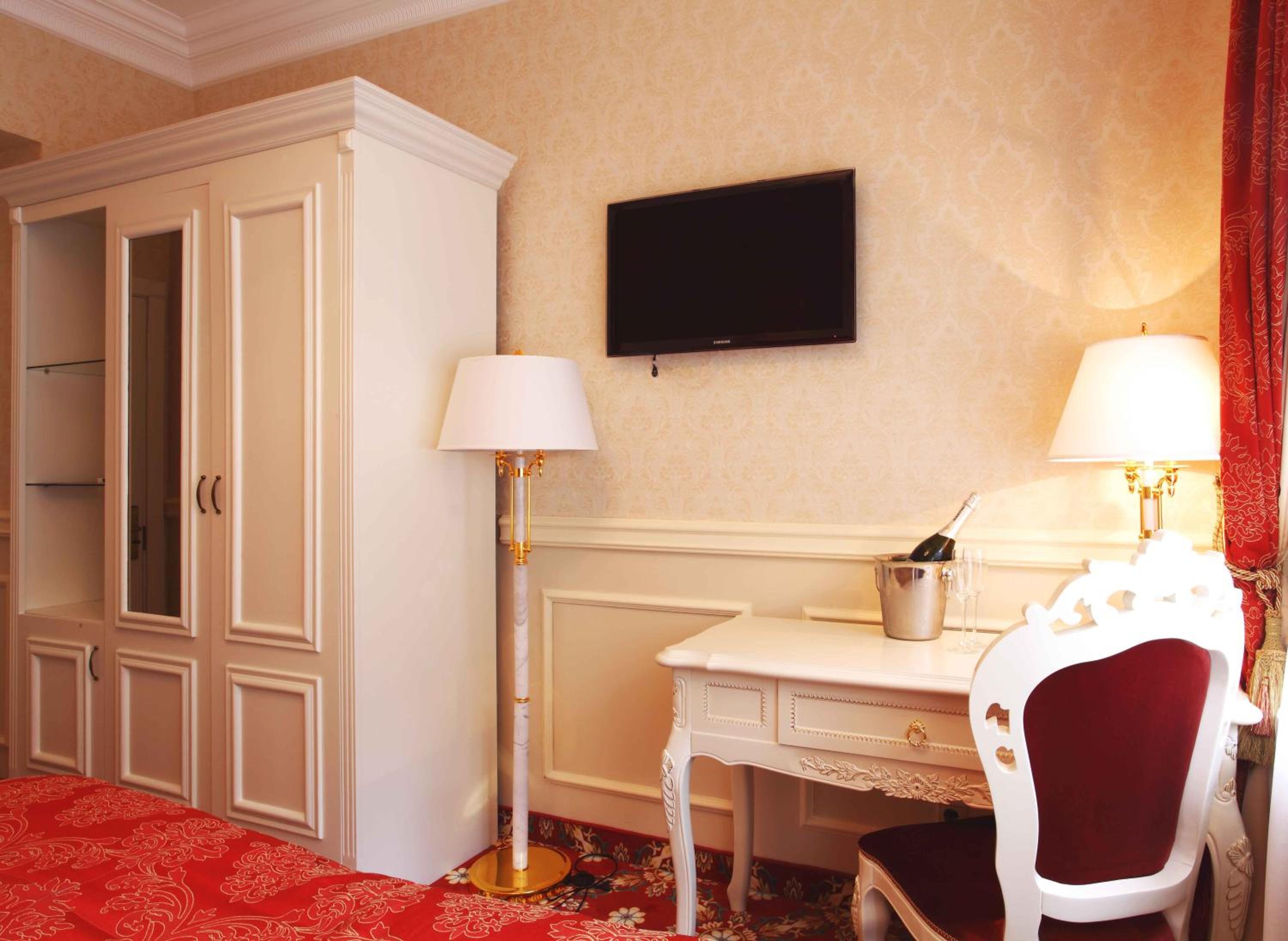 Superior Double or Twin Room photo 3