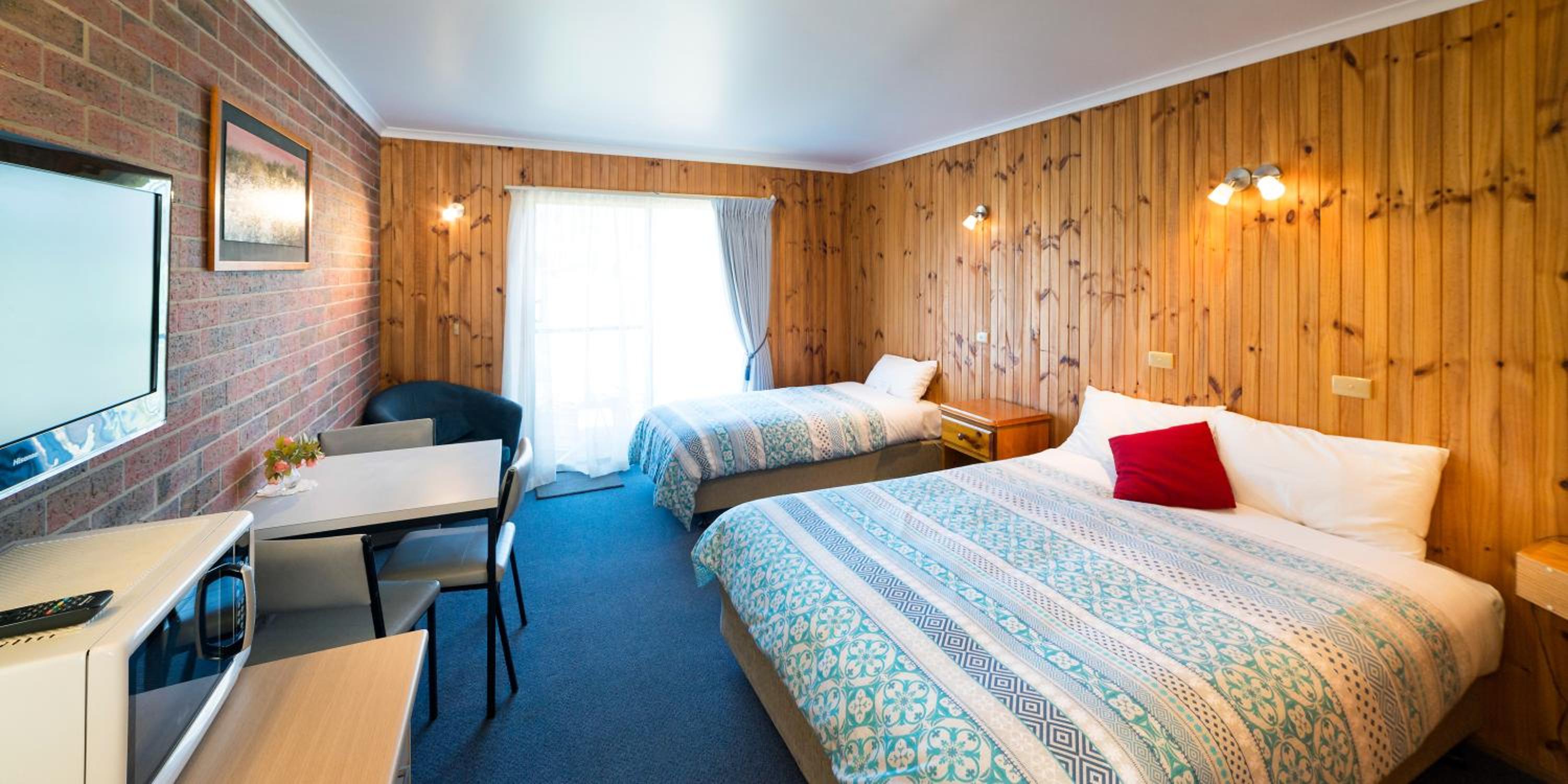 Twin Room with Mountain View photo 3