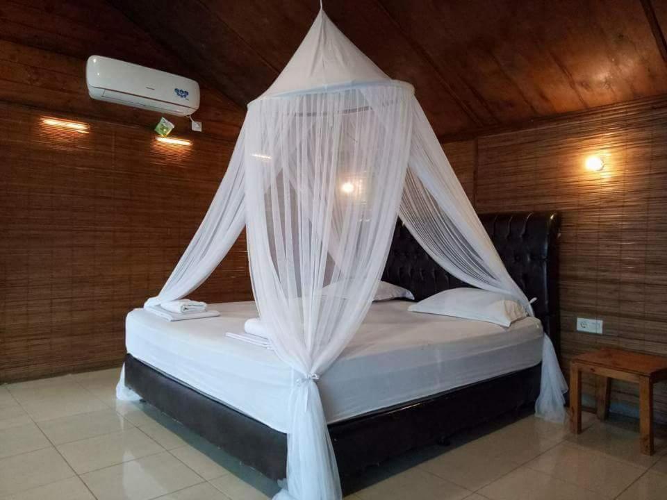One-Bedroom Bungalow with Sea View - Photo 8