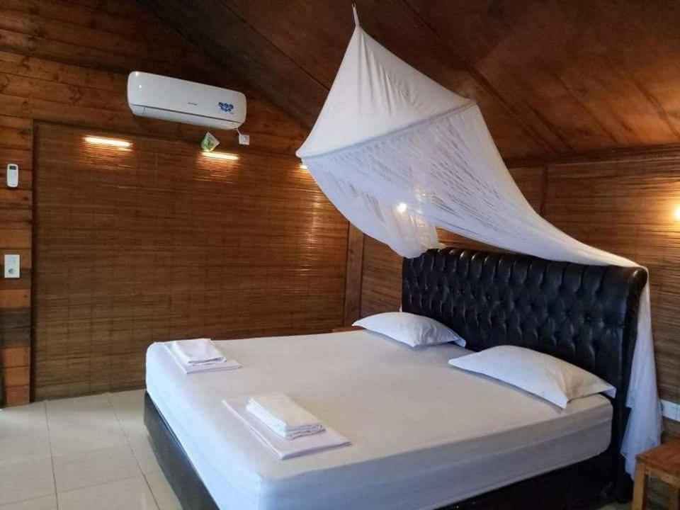 Bungalow with Sea View - Photo 11