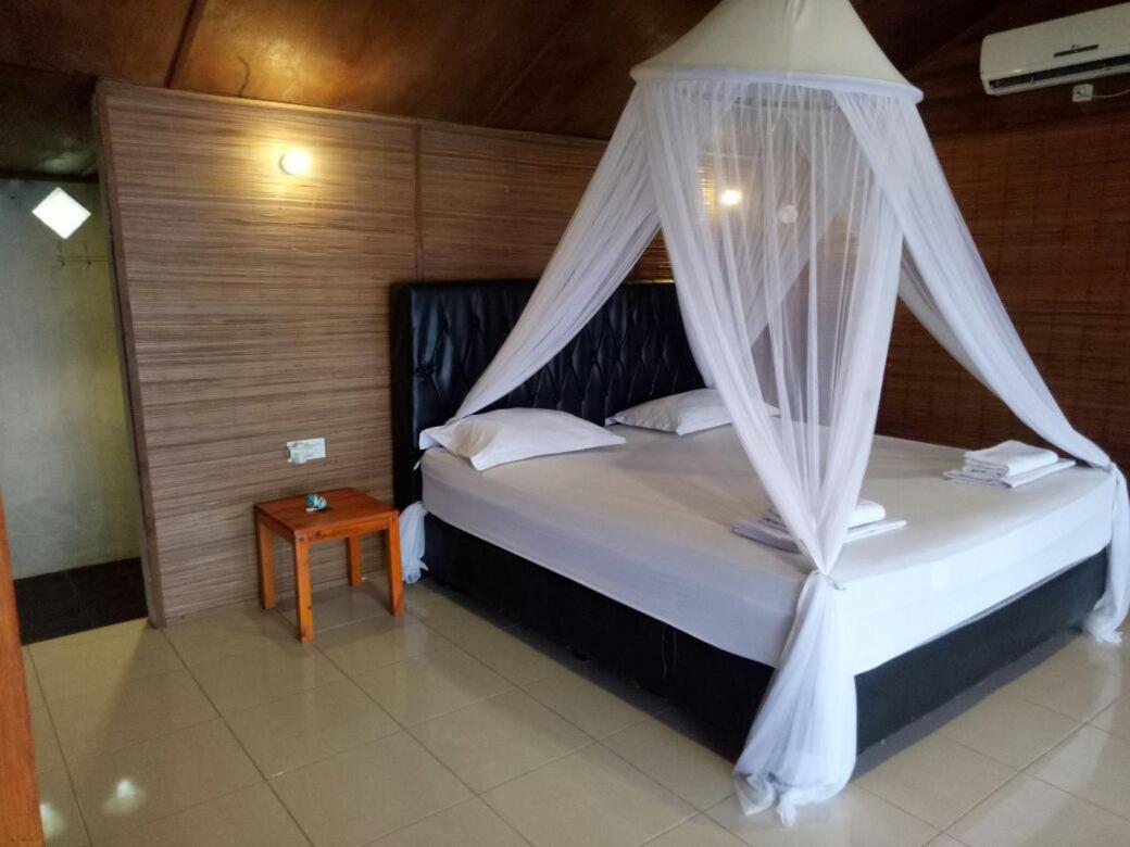 One-Bedroom Bungalow with Sea View - Photo 5