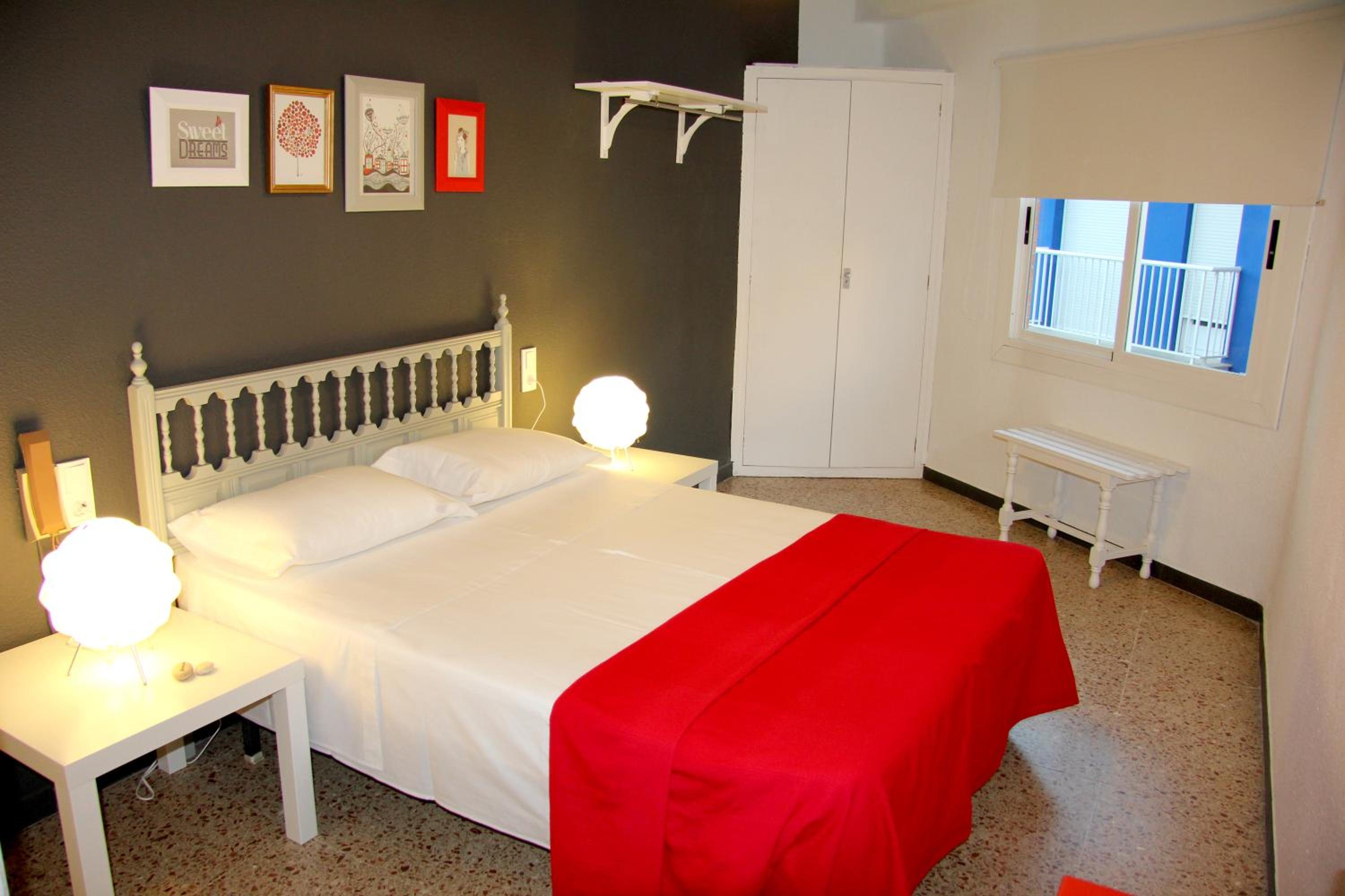 Double or Twin Room - Photo 2