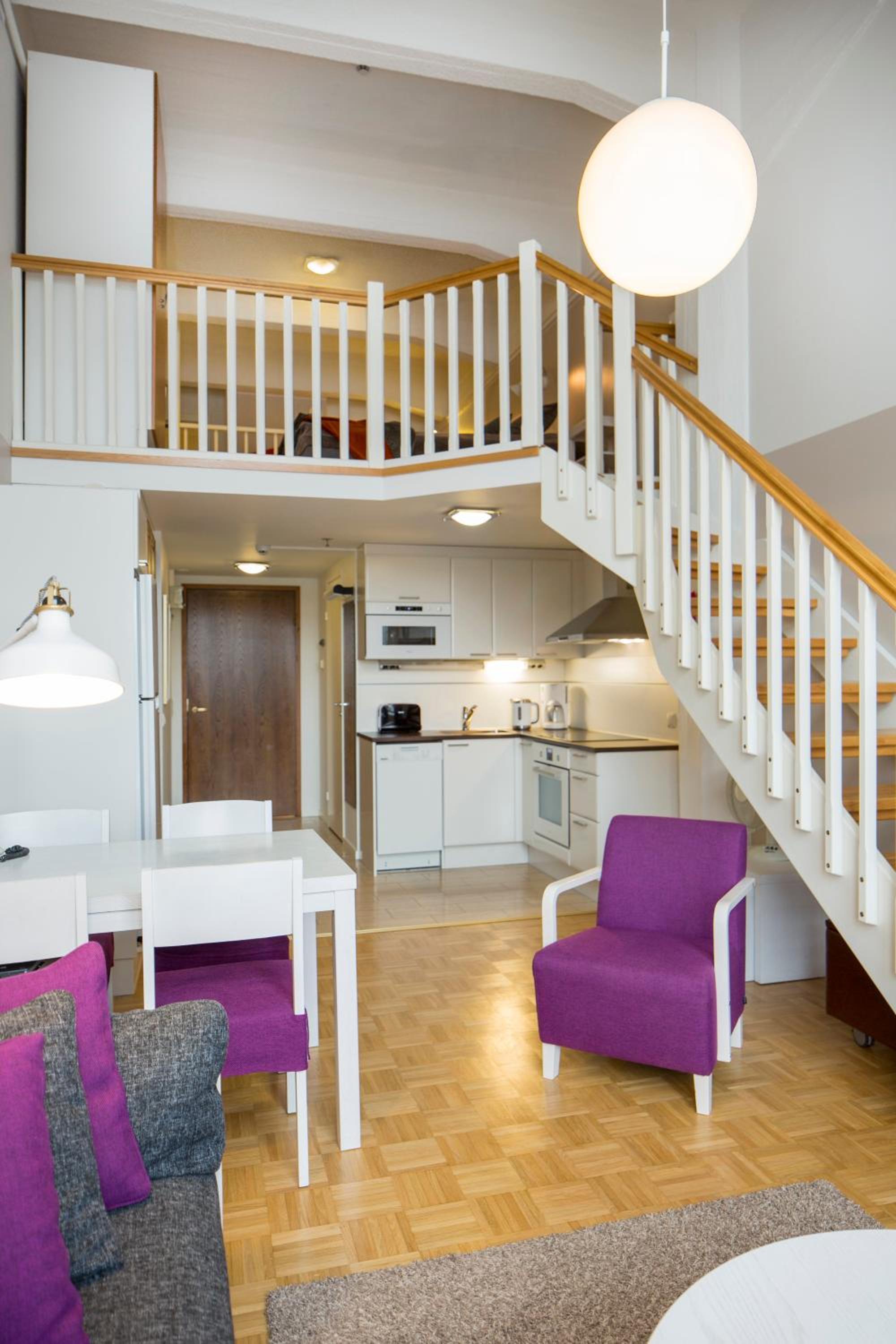 Small Studio (4 Adults)
