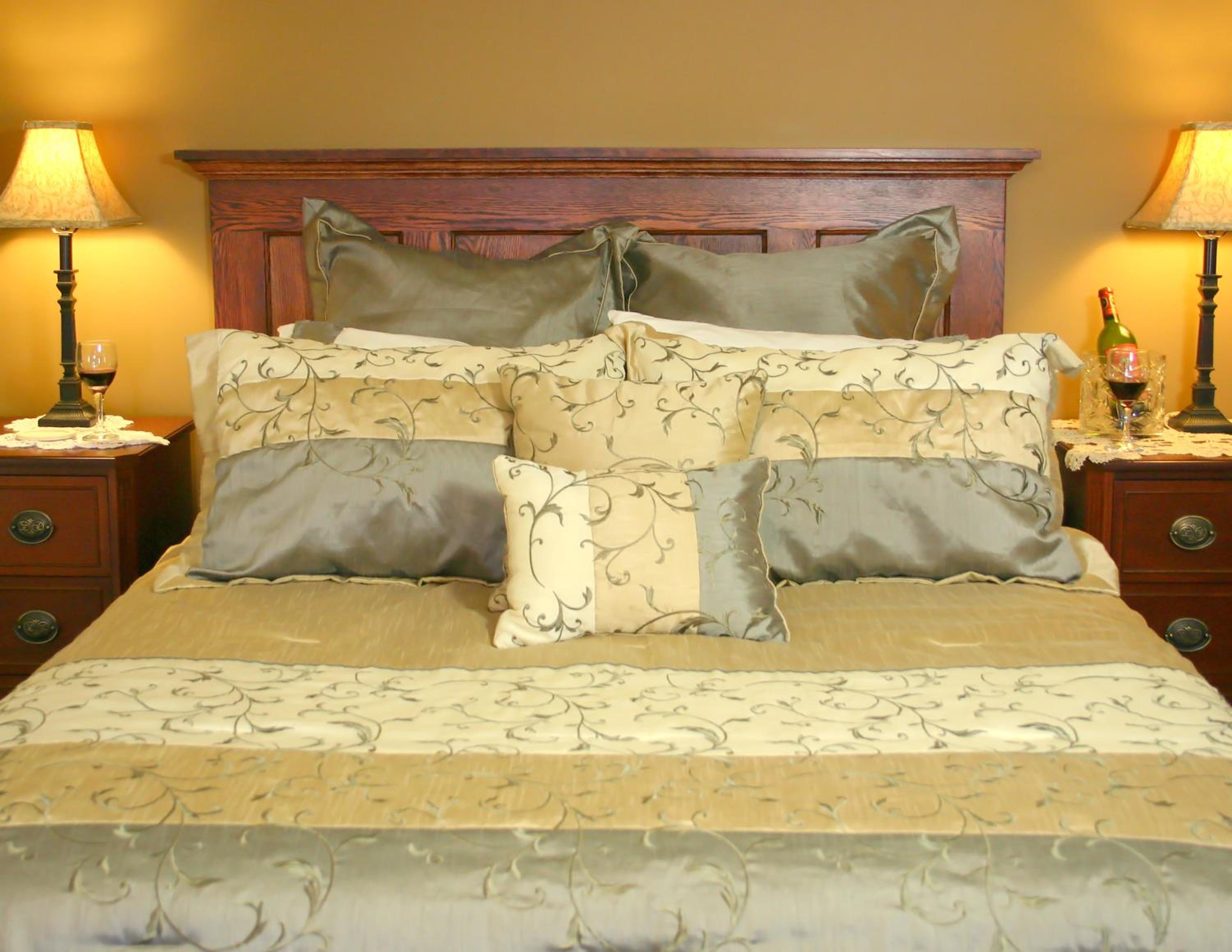 Deluxe Queen Suite photo 1